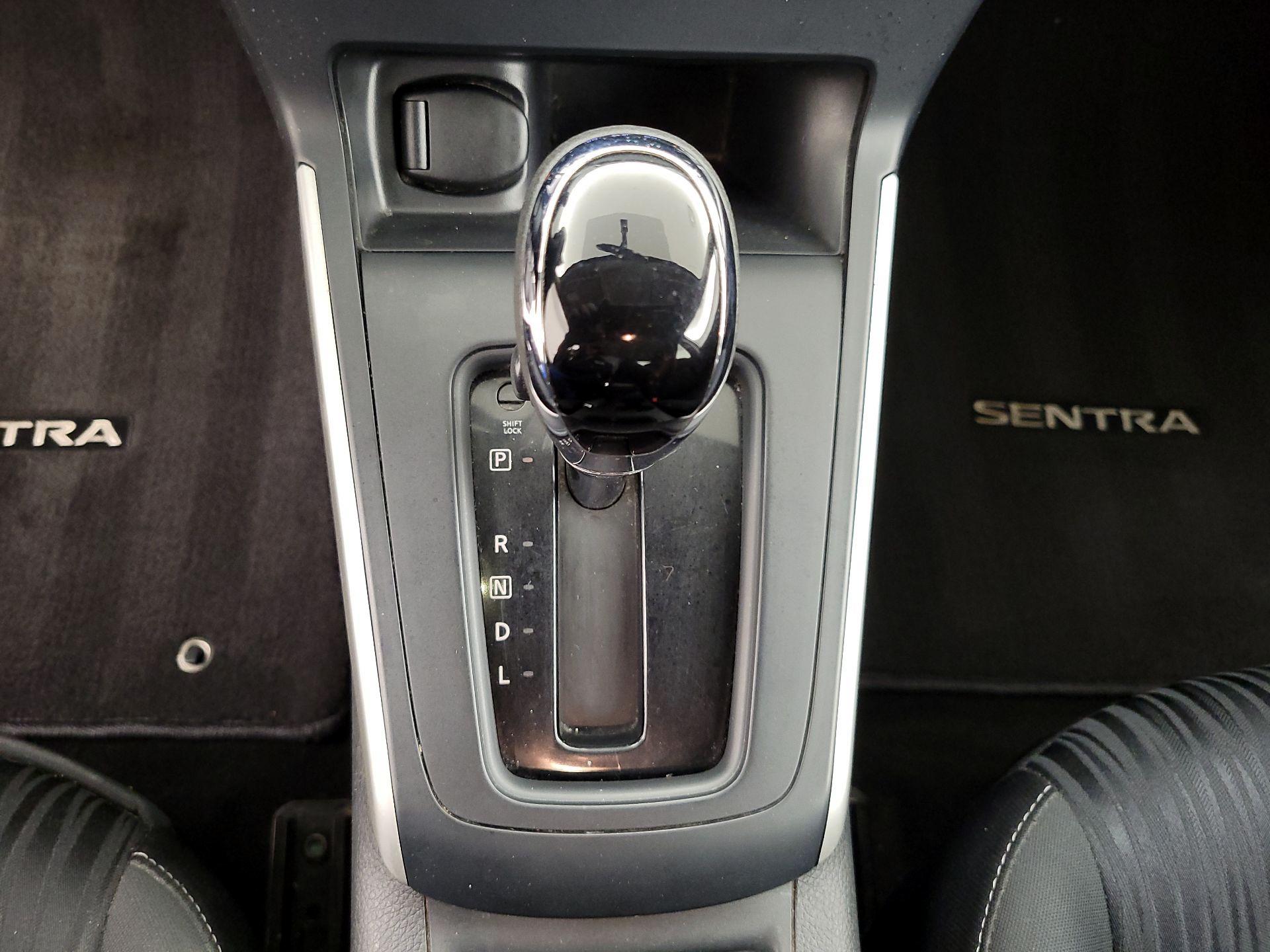 Thumbnail: 2019 Nissan Sentra - 17