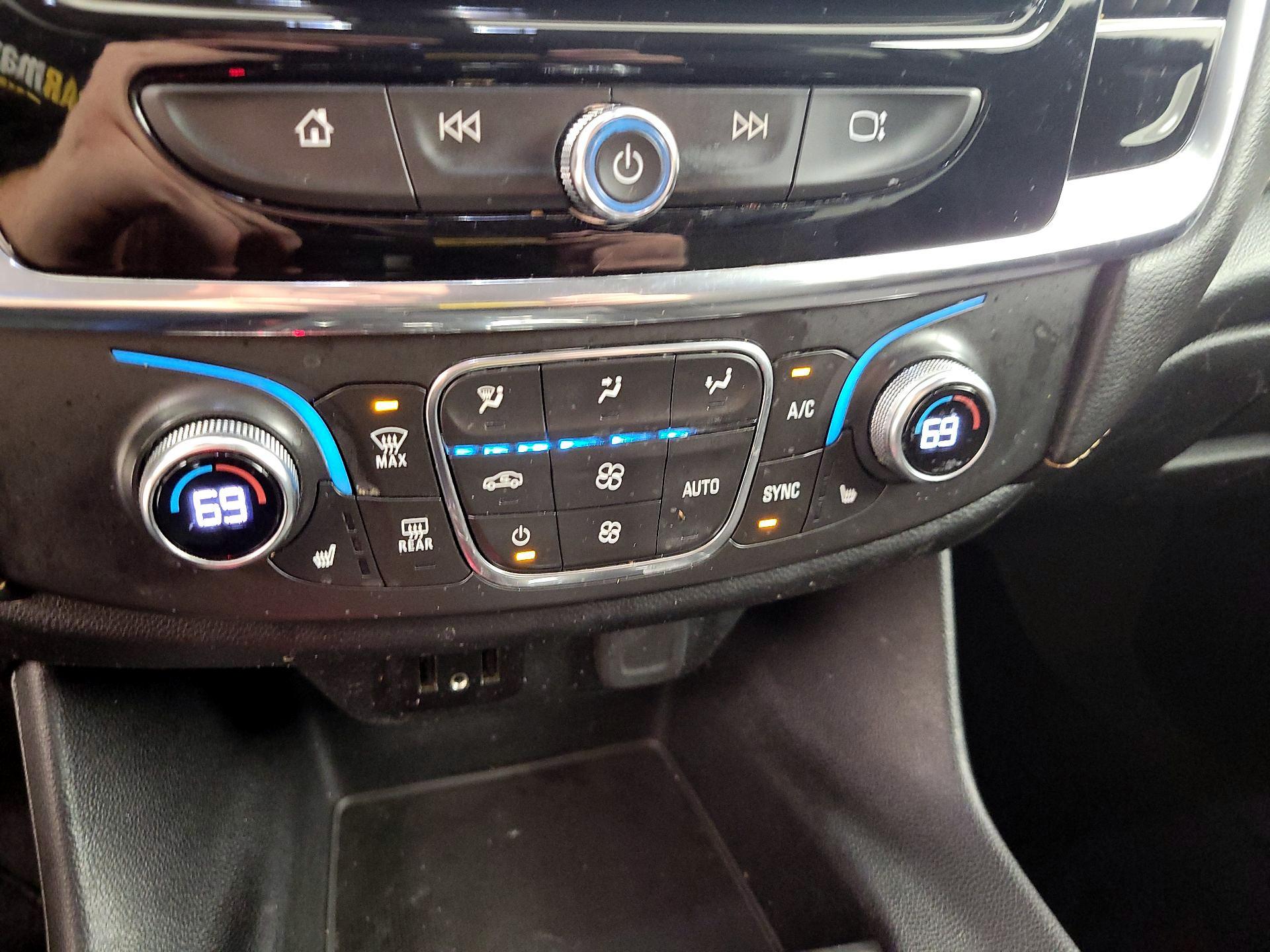 Thumbnail: 2019 Chevrolet Traverse - 16