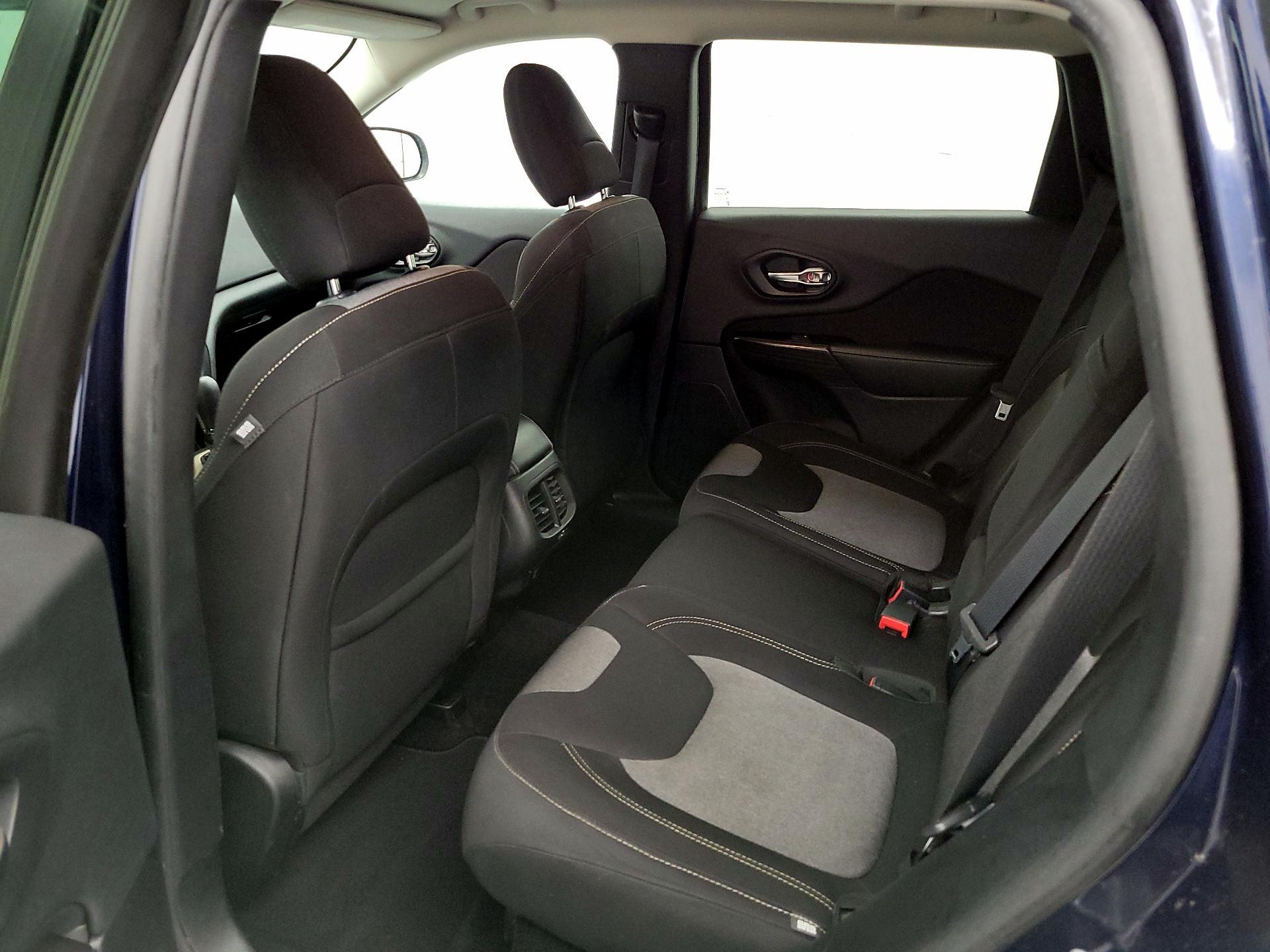 Thumbnail: 2014 Jeep Cherokee - 19