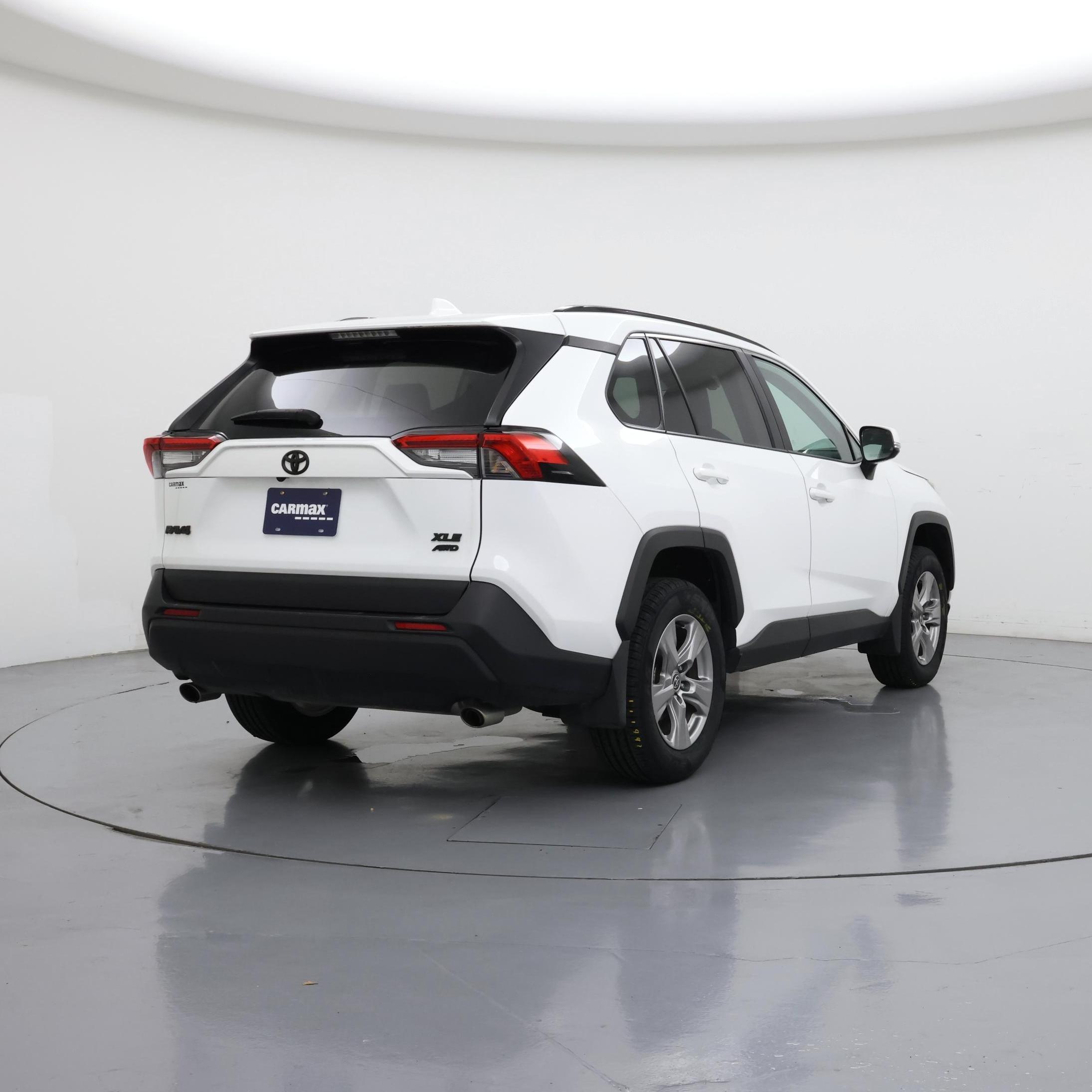 Thumbnail: 2022 Toyota RAV4 - 8