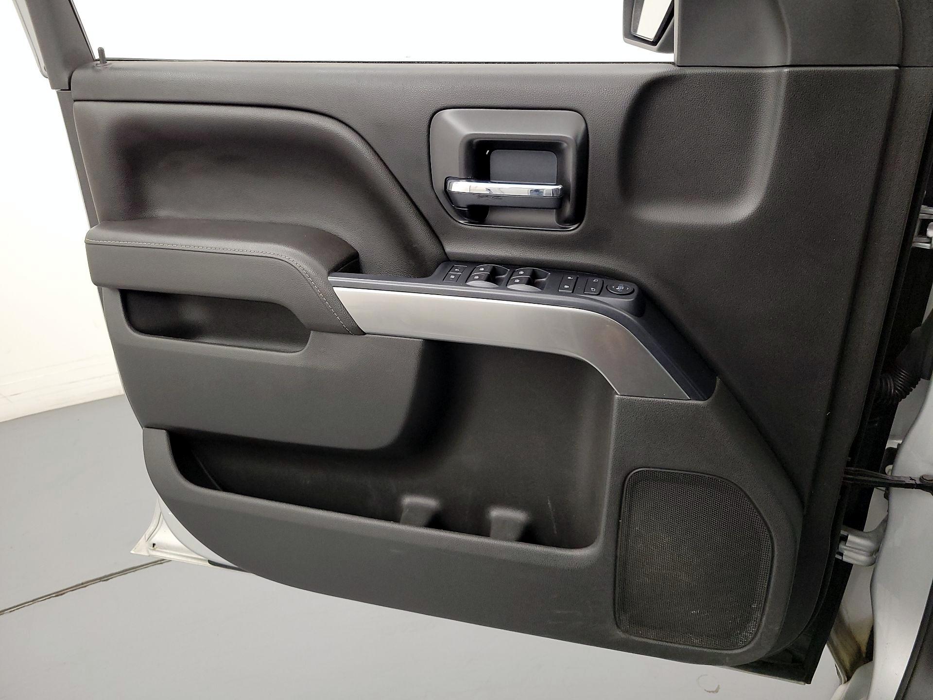 Thumbnail: 2017 Chevrolet Silverado 1500 - 12