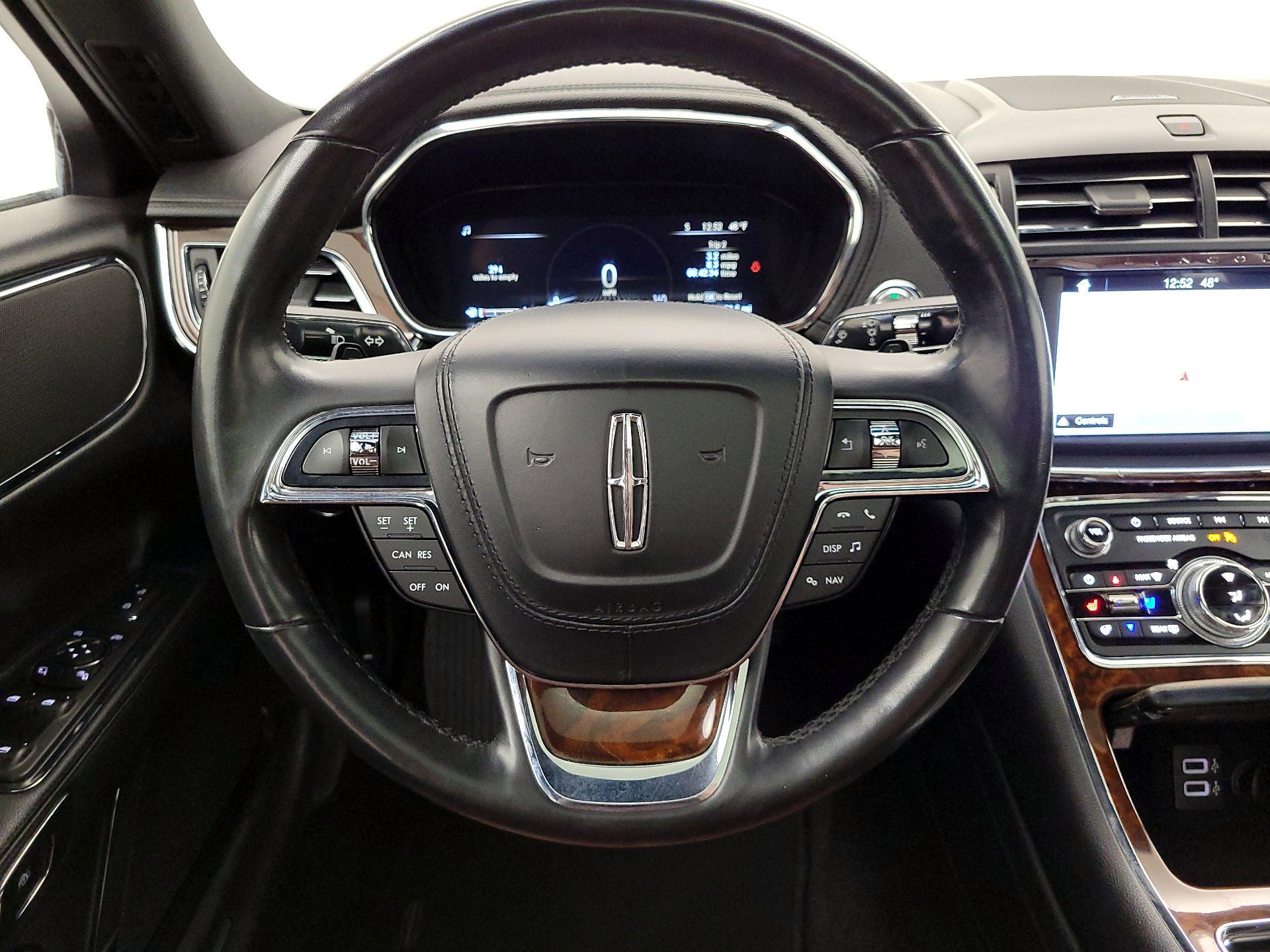Thumbnail: 2017 Lincoln Continental - 10