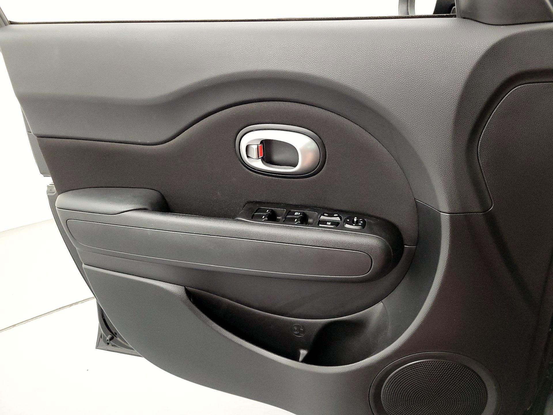 Thumbnail: 2016 Kia Soul - 12