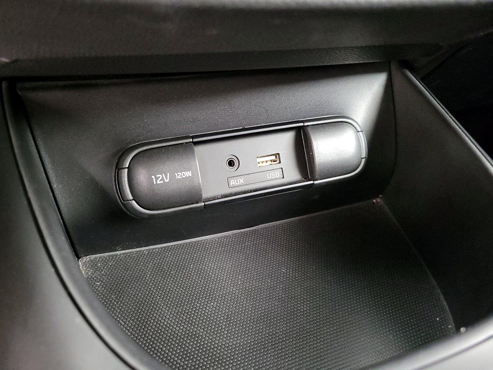 Thumbnail: 2016 Kia Soul - 17