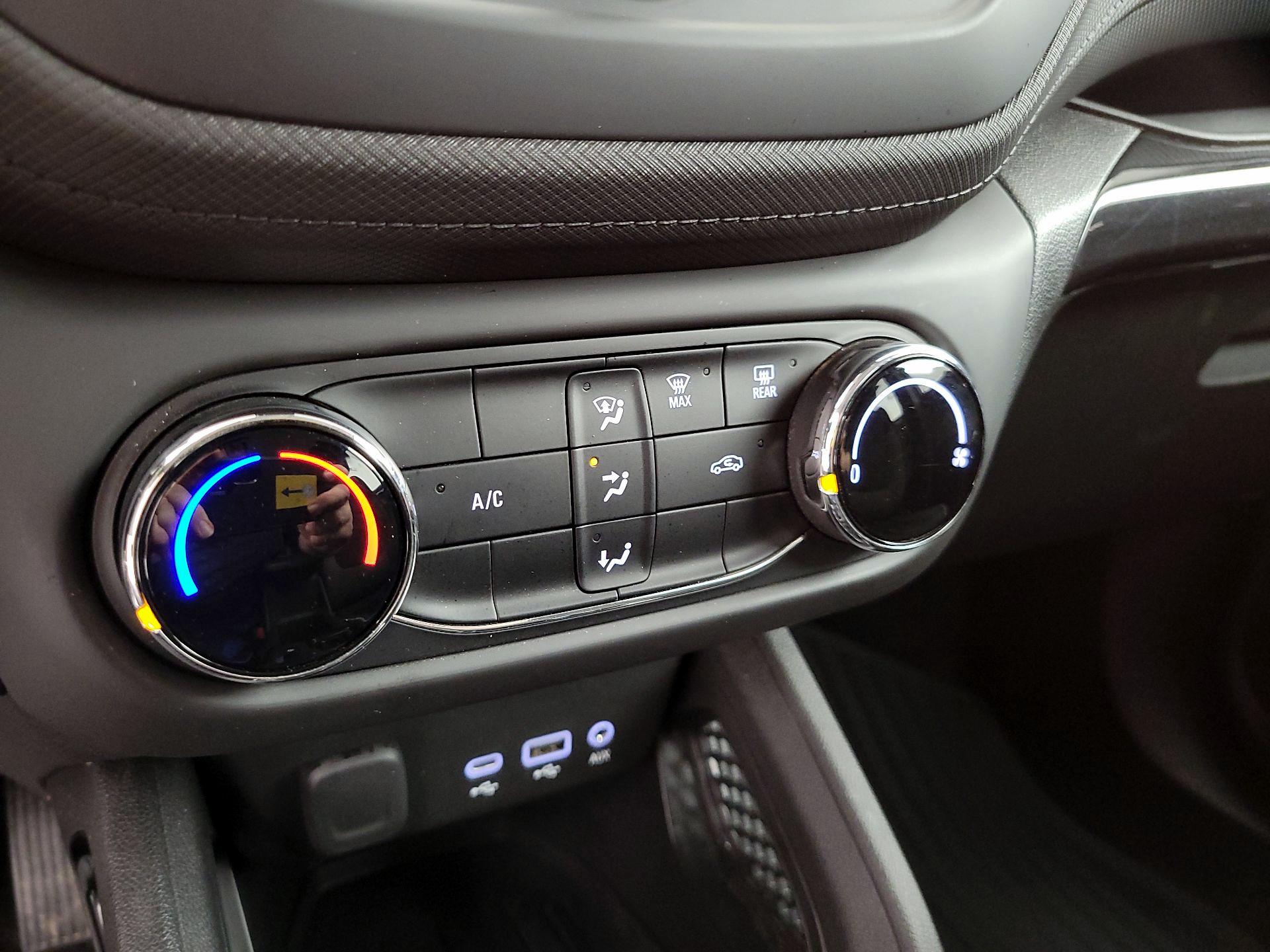 Thumbnail: 2021 Chevrolet TrailBlazer - 16