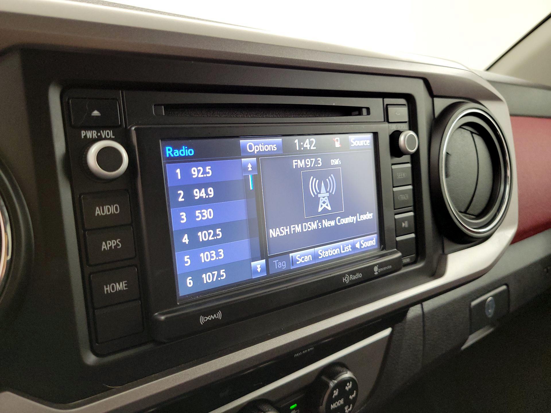 Thumbnail: 2019 Toyota Tacoma - 15