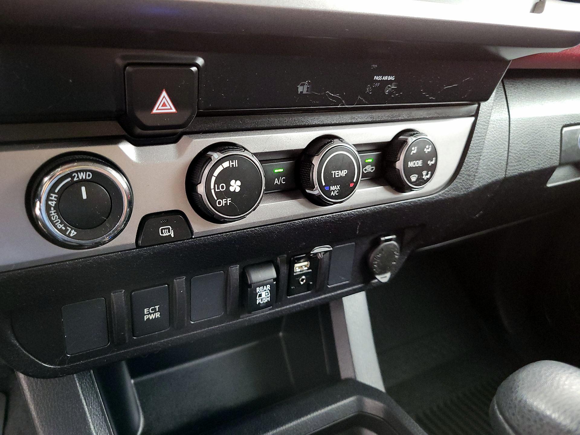 Thumbnail: 2019 Toyota Tacoma - 16