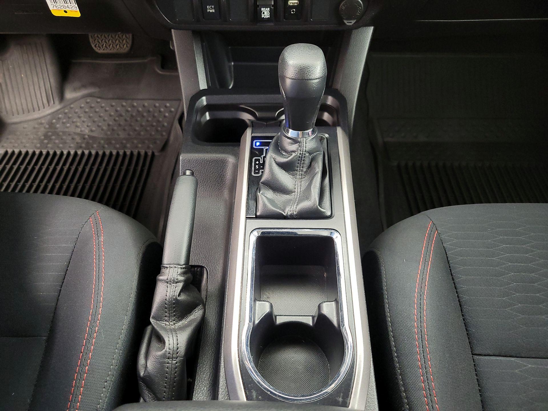 Thumbnail: 2019 Toyota Tacoma - 17