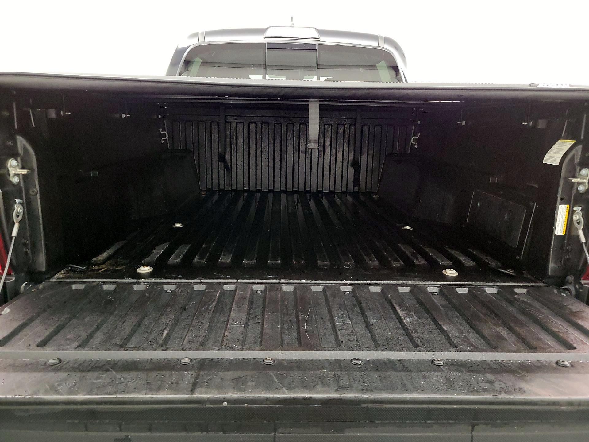 Thumbnail: 2019 Toyota Tacoma - 20