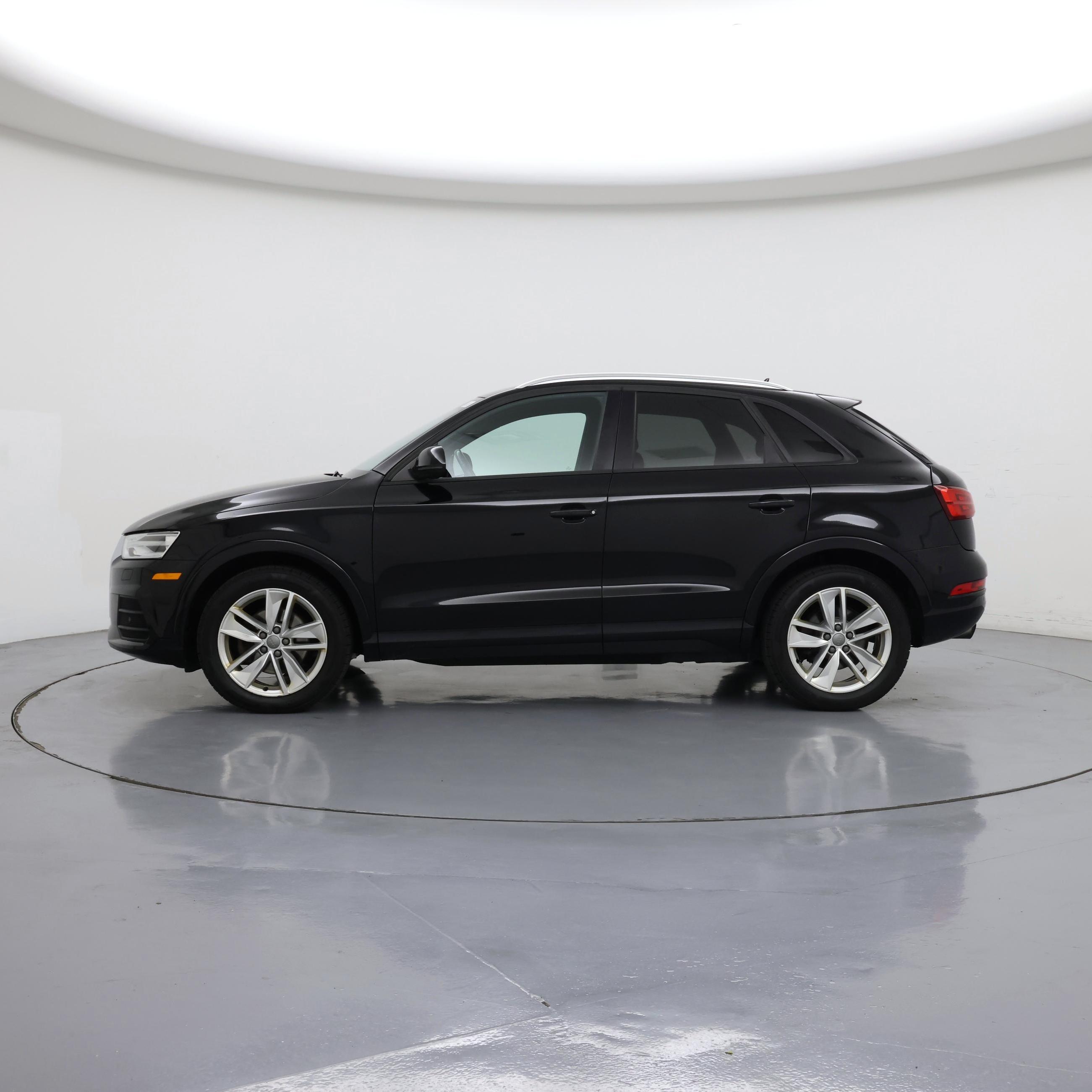 Thumbnail: 2017 Audi Q3 - 3