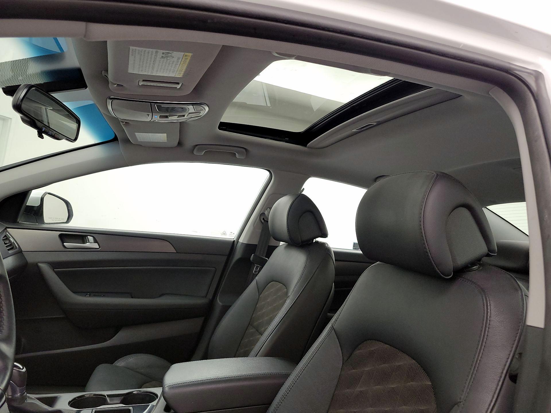 Thumbnail: 2016 Hyundai Sonata - 19