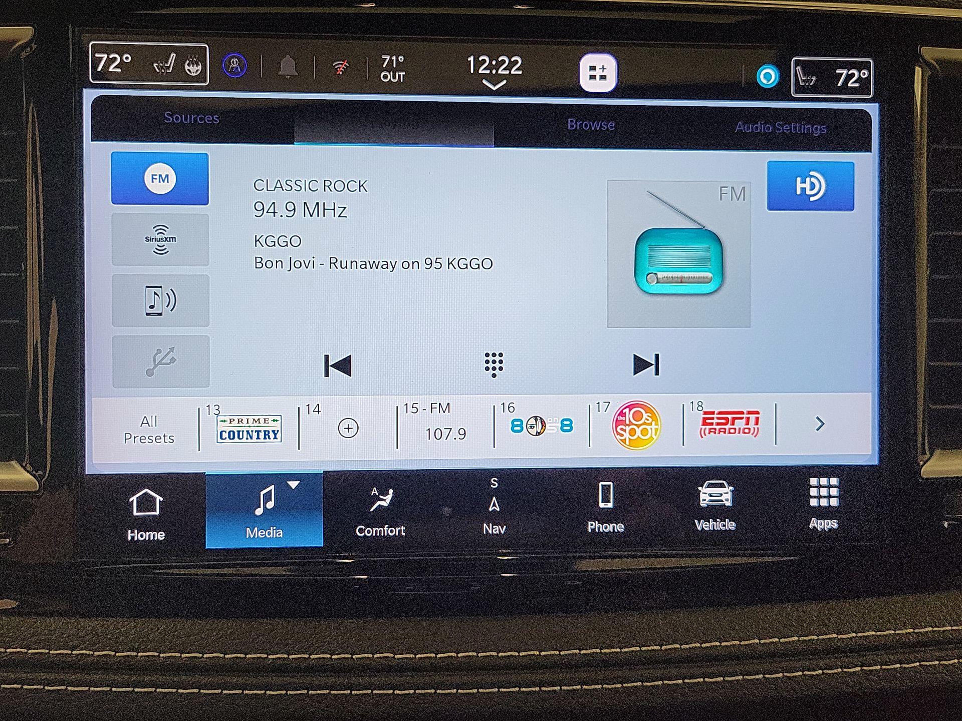 Thumbnail: 2023 Chrysler Pacifica - 16