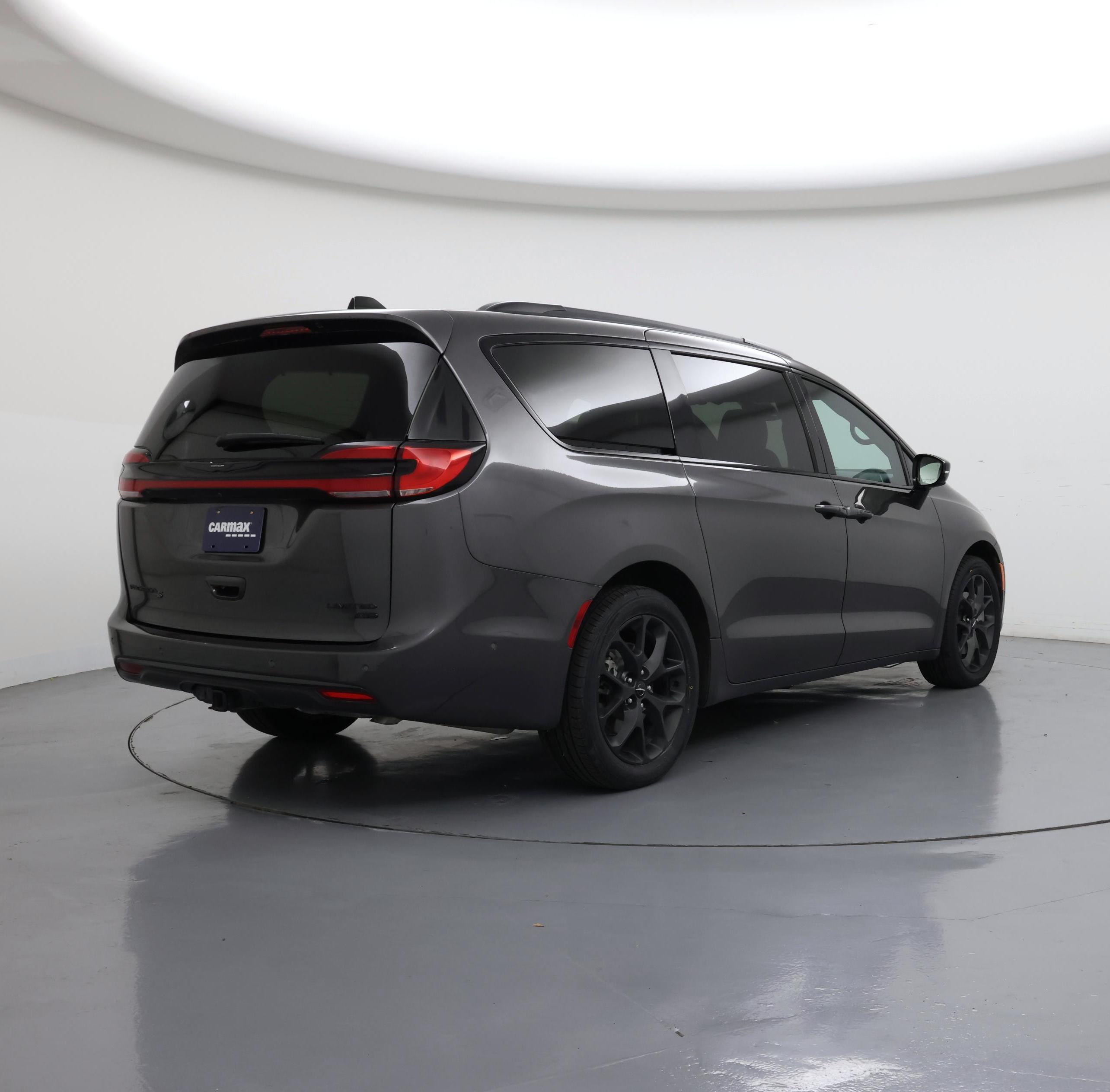Thumbnail: 2023 Chrysler Pacifica - 8
