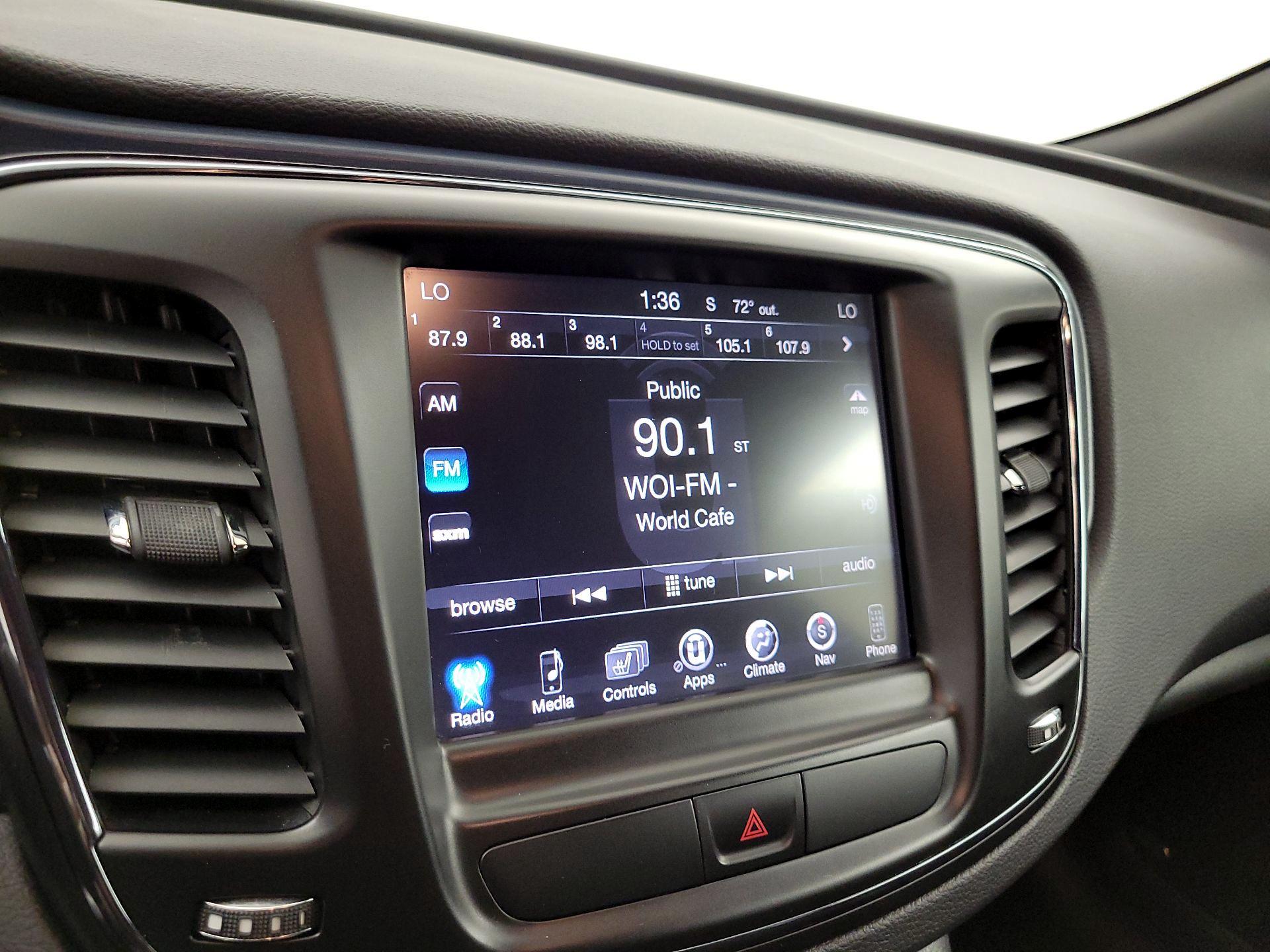 Thumbnail: 2015 Chrysler 200 - 16