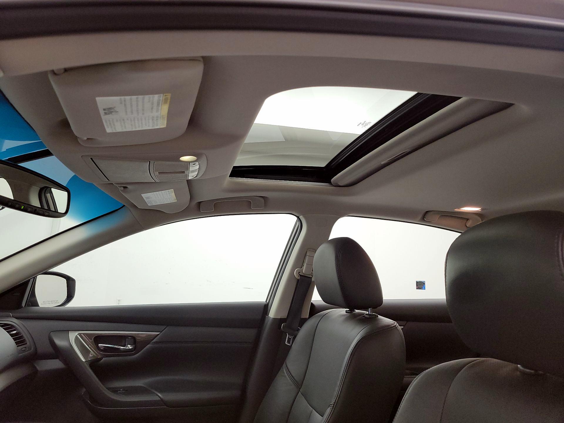 Thumbnail: 2015 Nissan Altima - 20