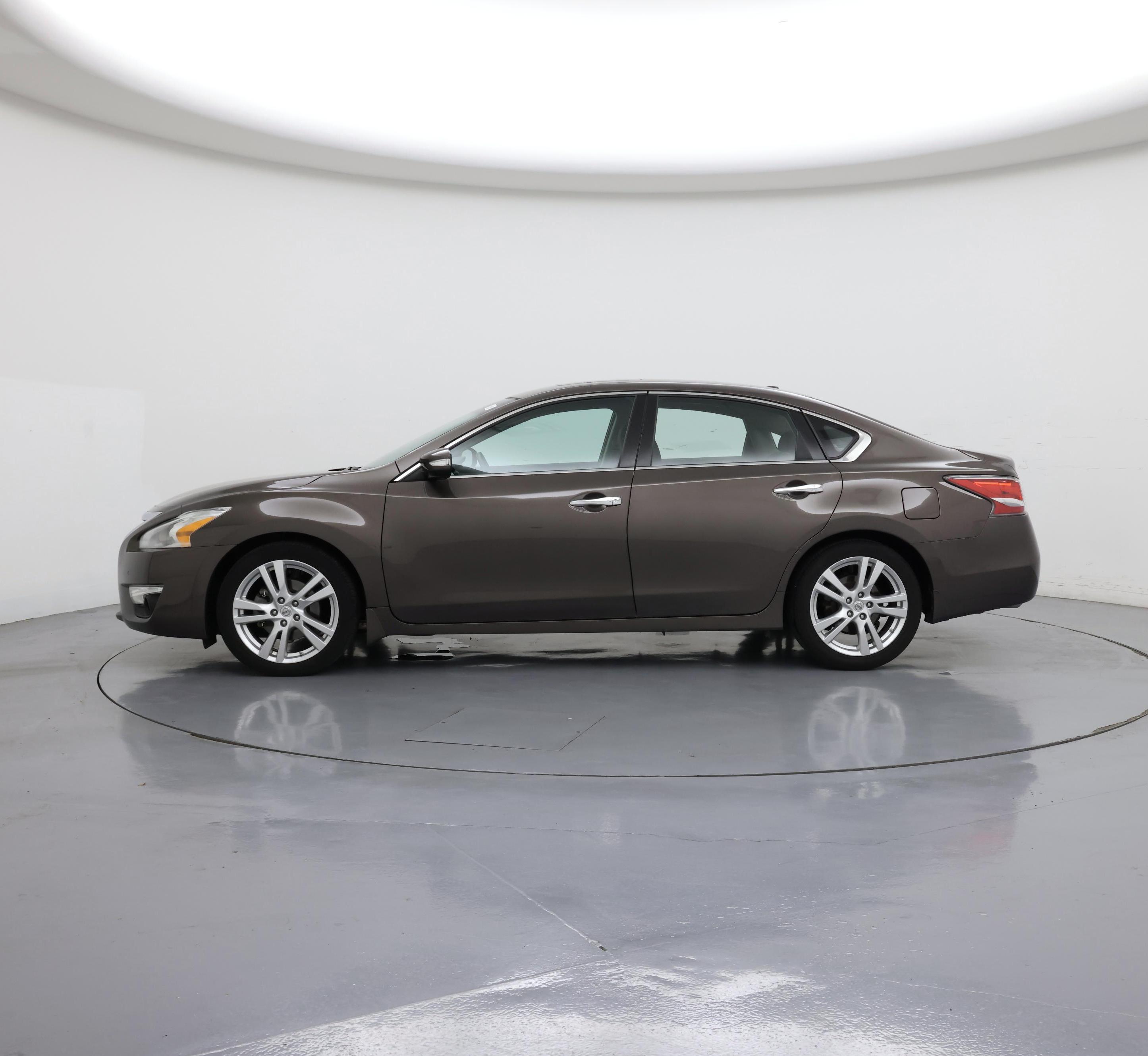 Thumbnail: 2015 Nissan Altima - 3