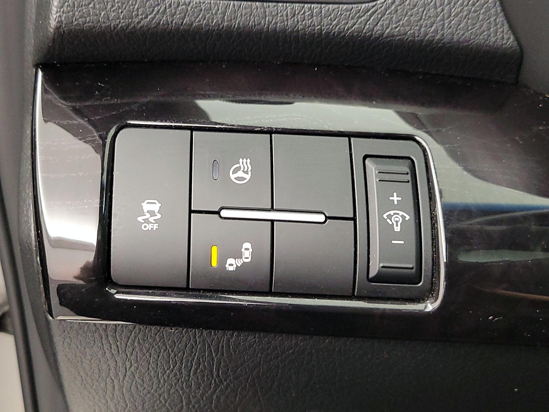 Thumbnail: 2014 Kia Sorento - 13