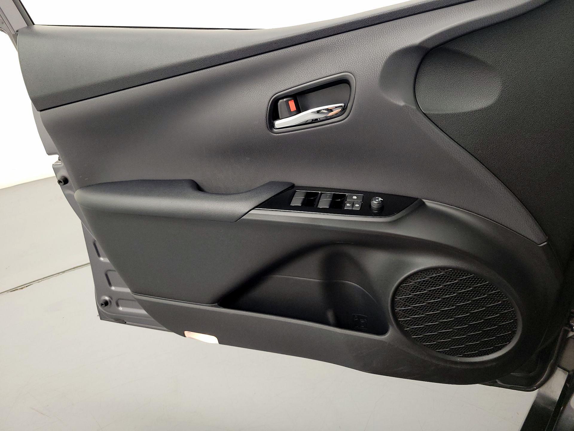 Thumbnail: 2022 Toyota Prius - 12