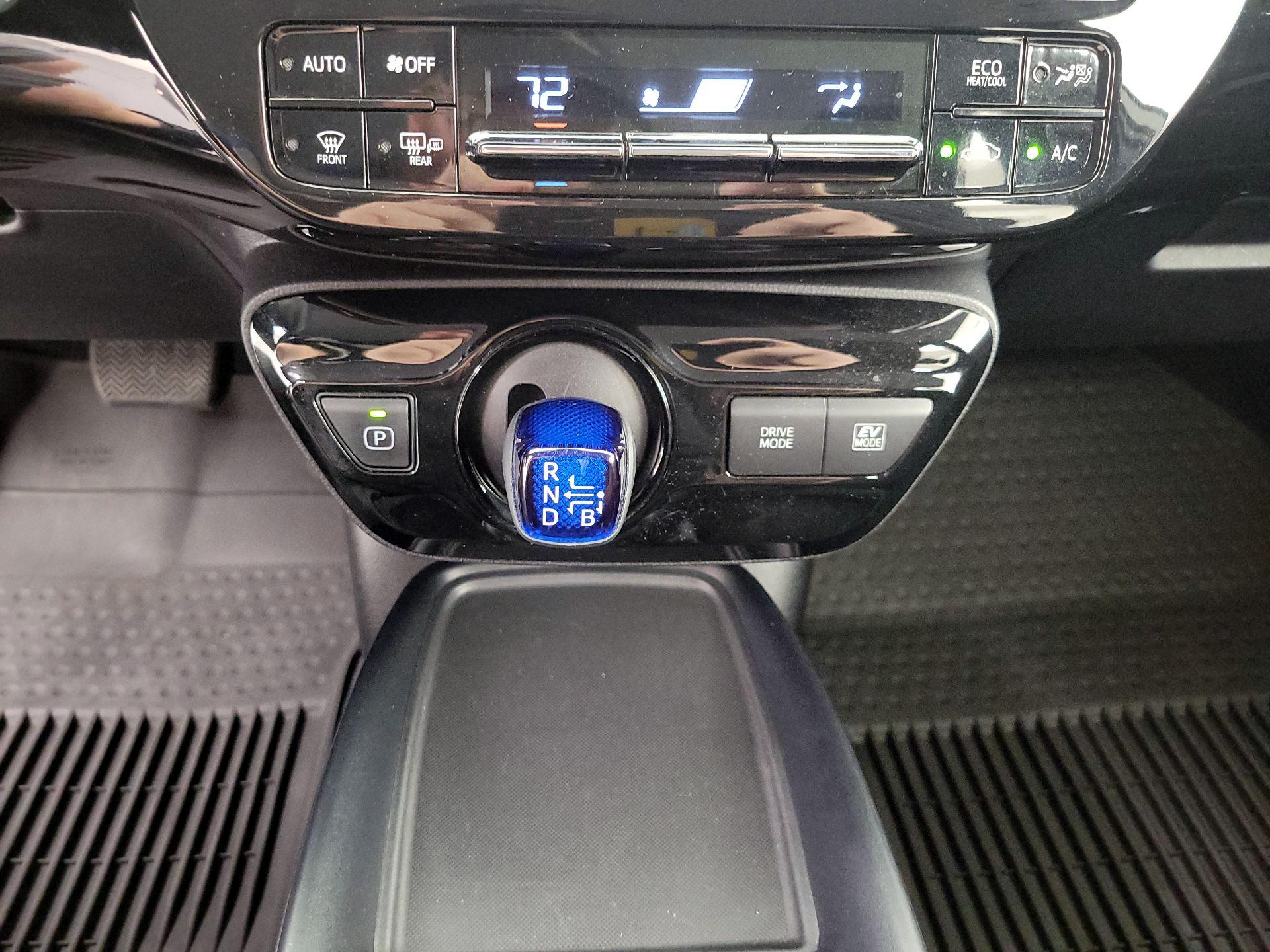 Thumbnail: 2022 Toyota Prius - 17