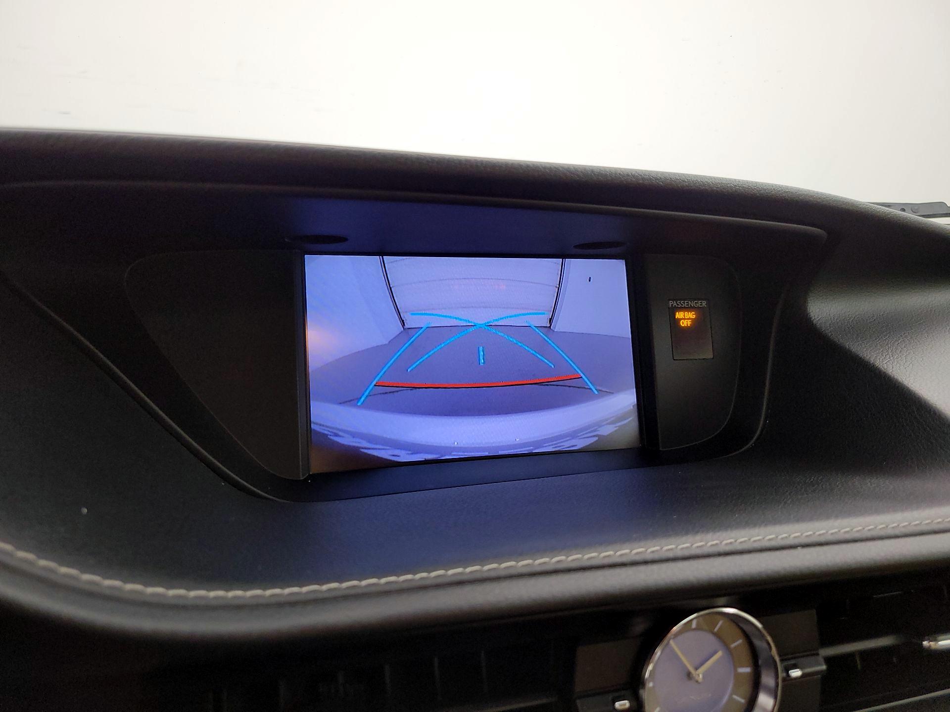 Thumbnail: 2015 Lexus ES - 14