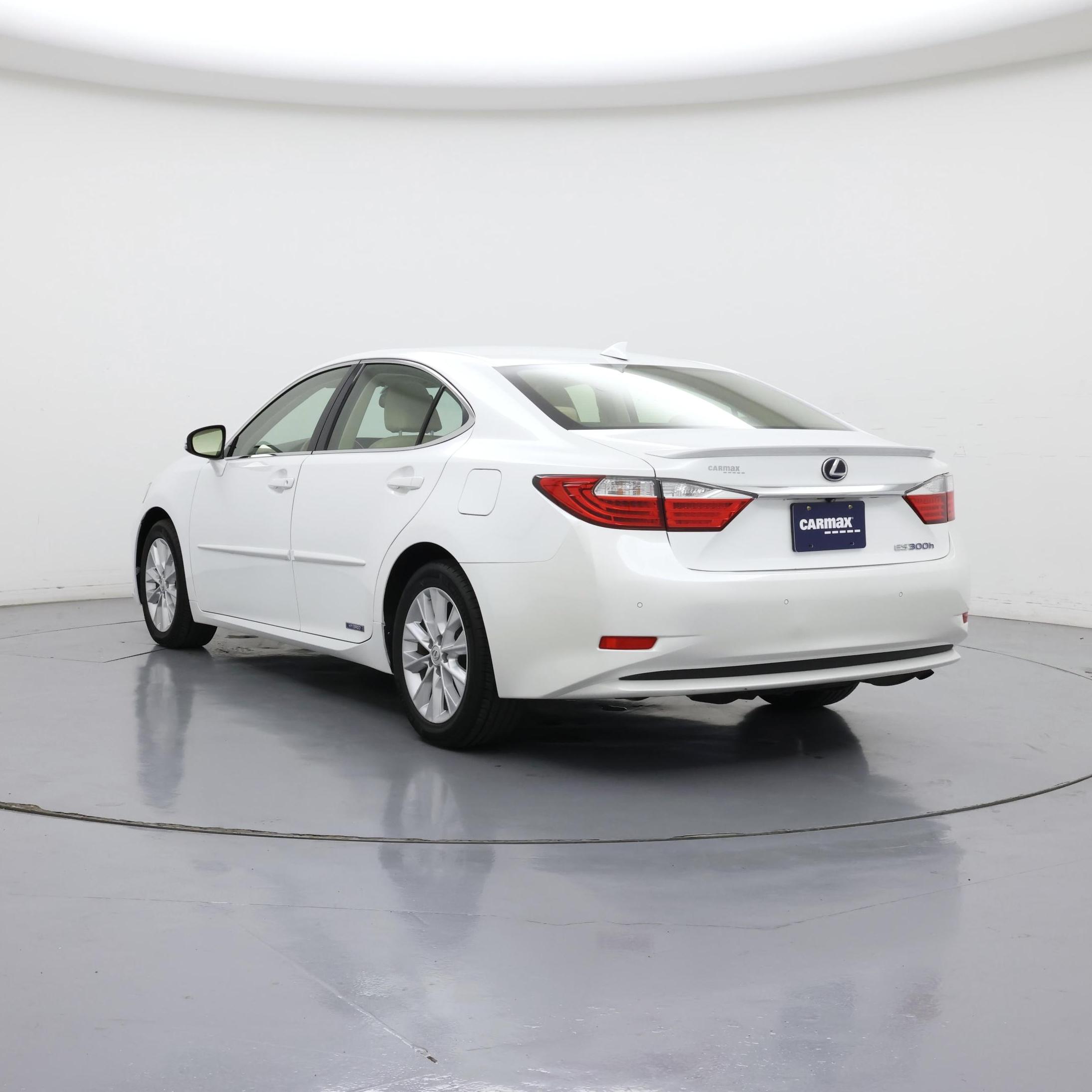 Thumbnail: 2015 Lexus ES - 2