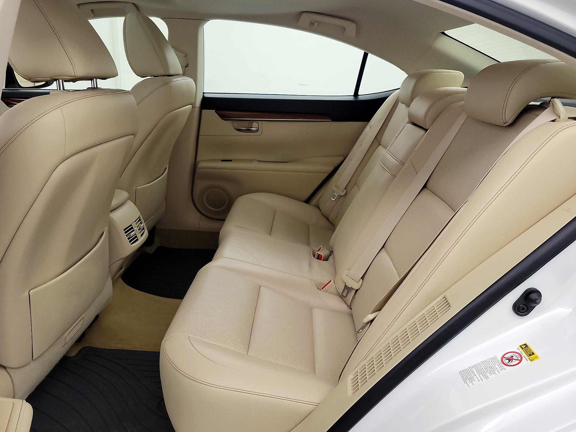 Thumbnail: 2015 Lexus ES - 19