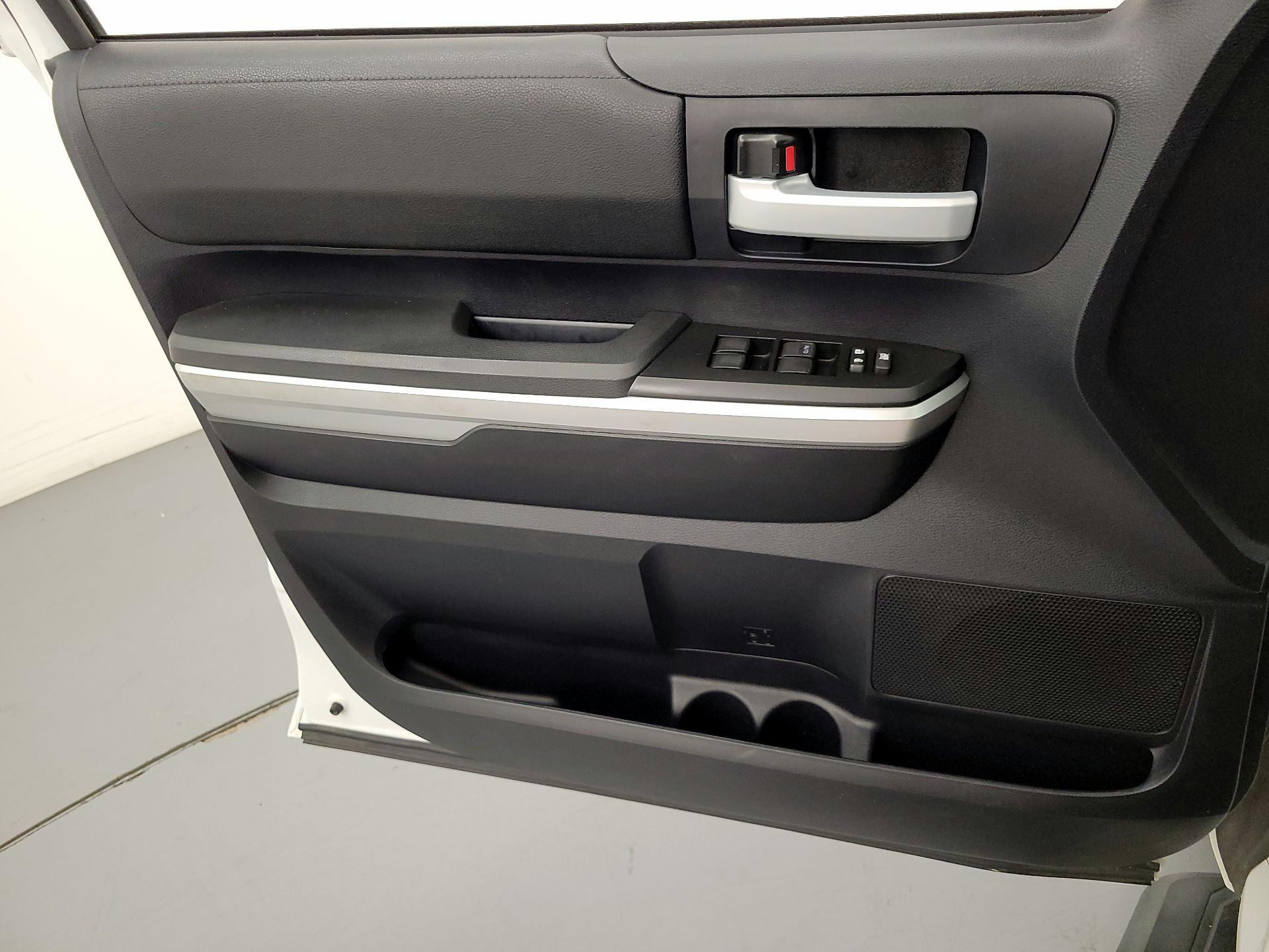 Thumbnail: 2015 Toyota Tundra - 12