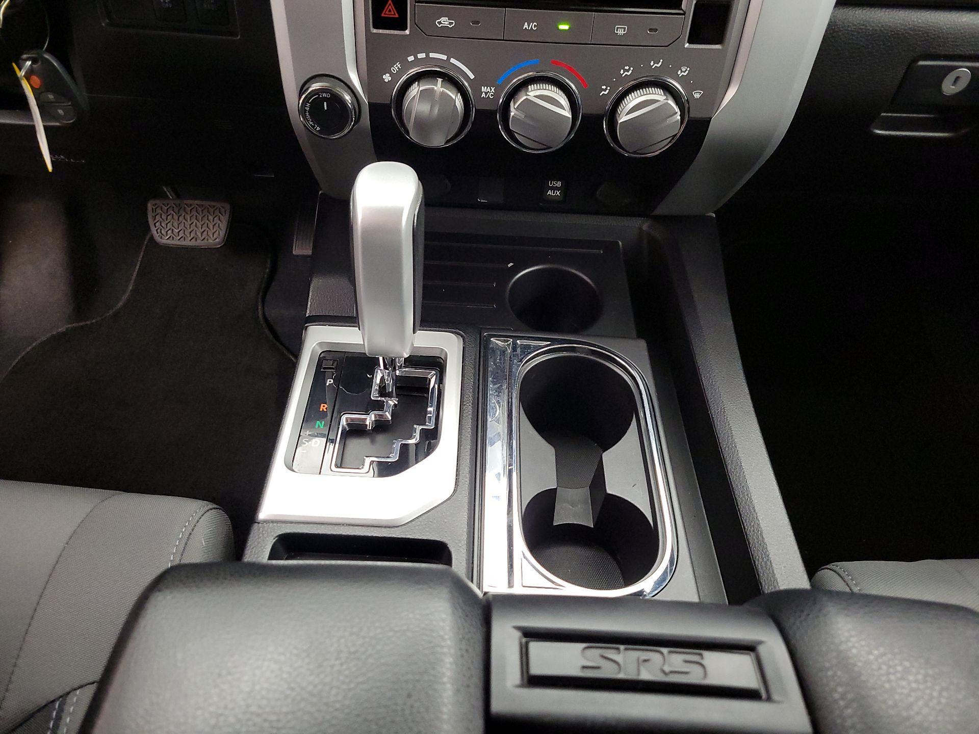 Thumbnail: 2015 Toyota Tundra - 17
