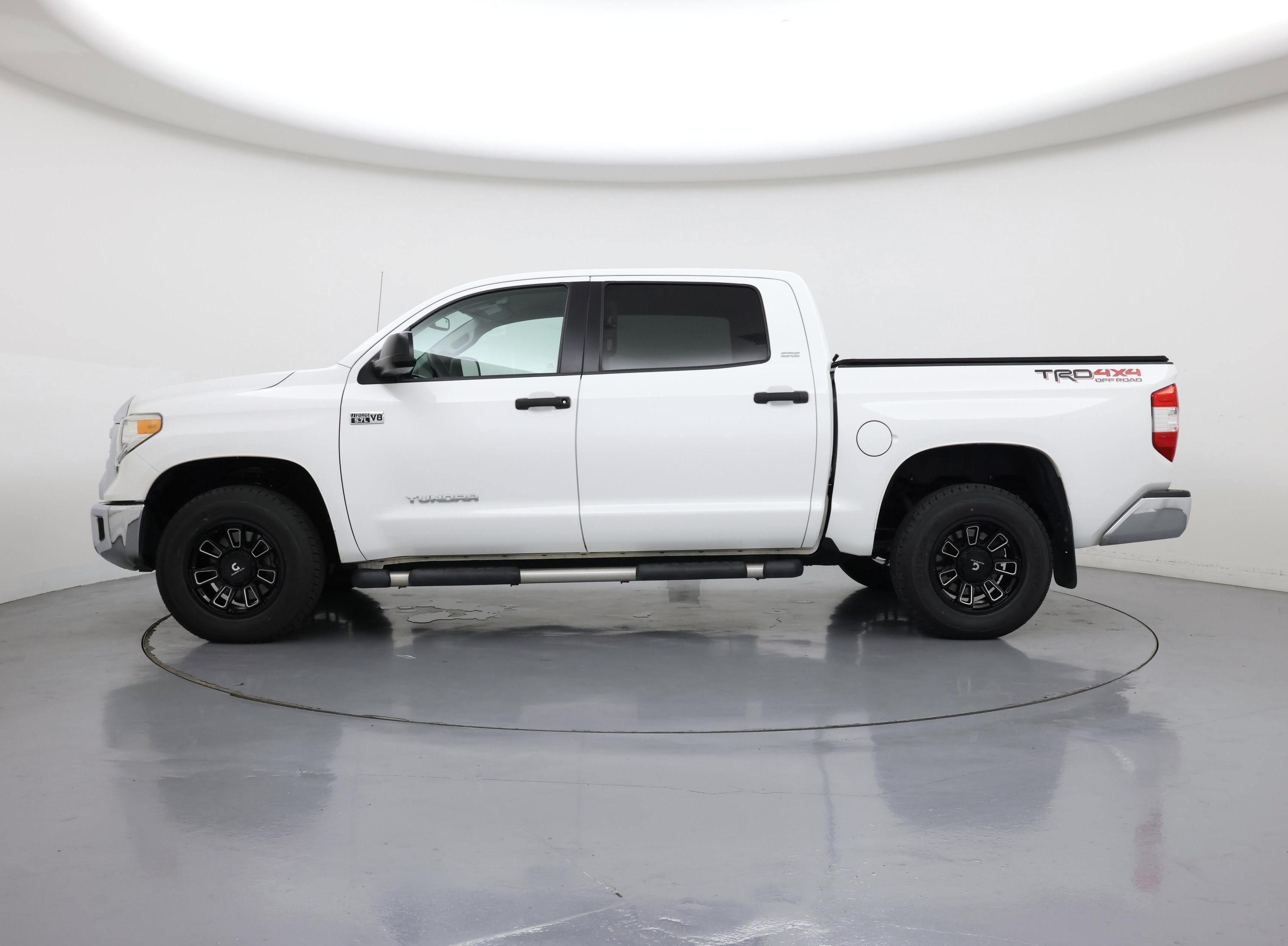 Thumbnail: 2015 Toyota Tundra - 3
