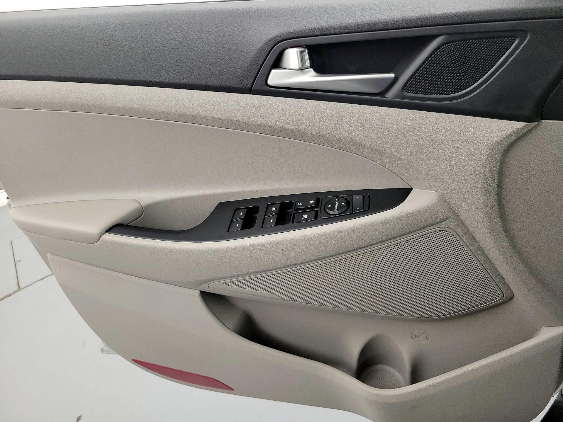 Thumbnail: 2019 Hyundai Tucson - 12