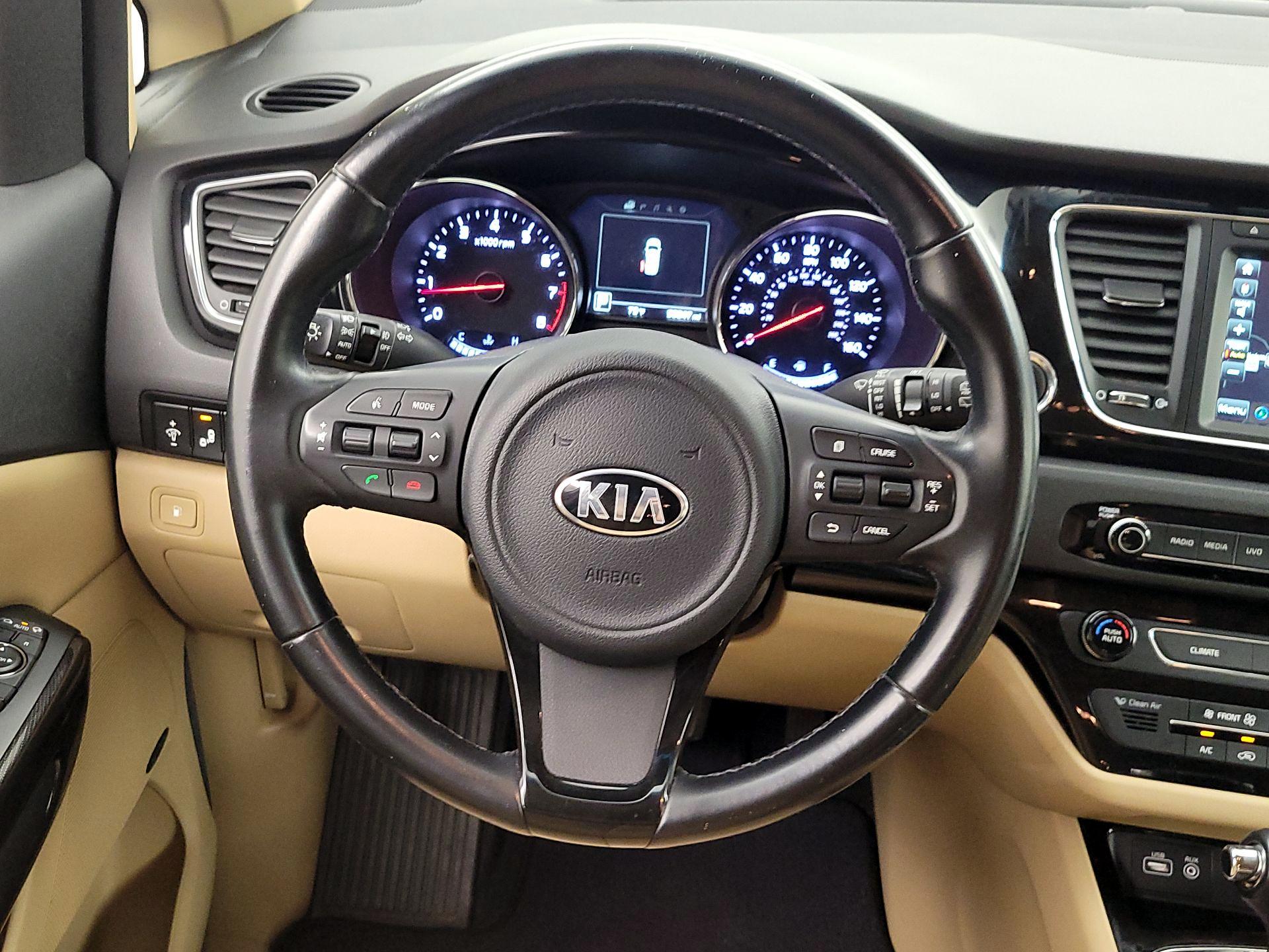 Thumbnail: 2016 Kia Sedona - 10