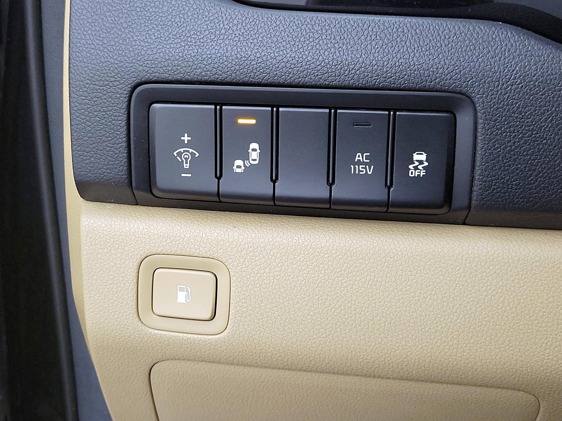 Thumbnail: 2016 Kia Sedona - 13