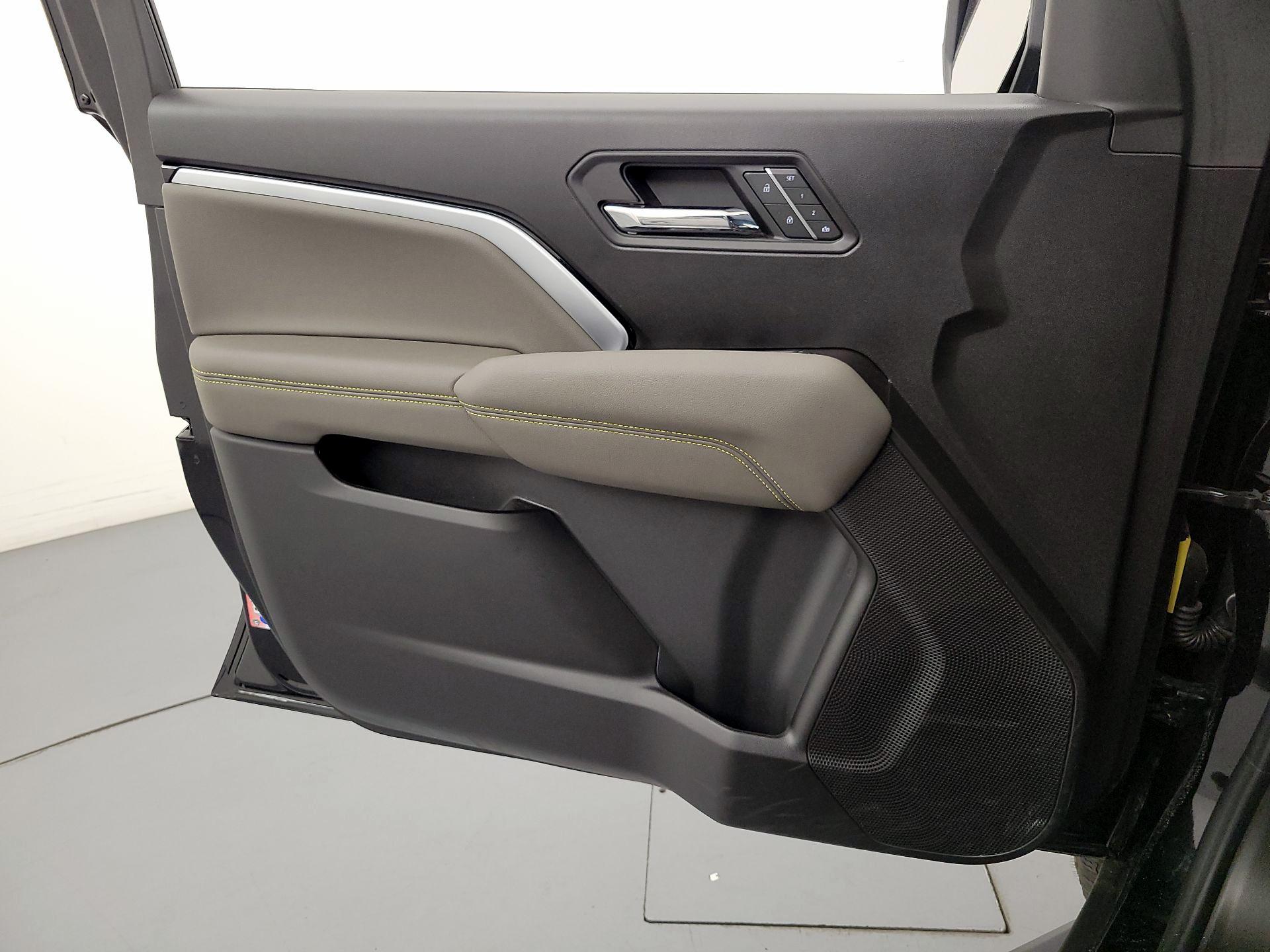 Thumbnail: 2025 Chevrolet Colorado - 12