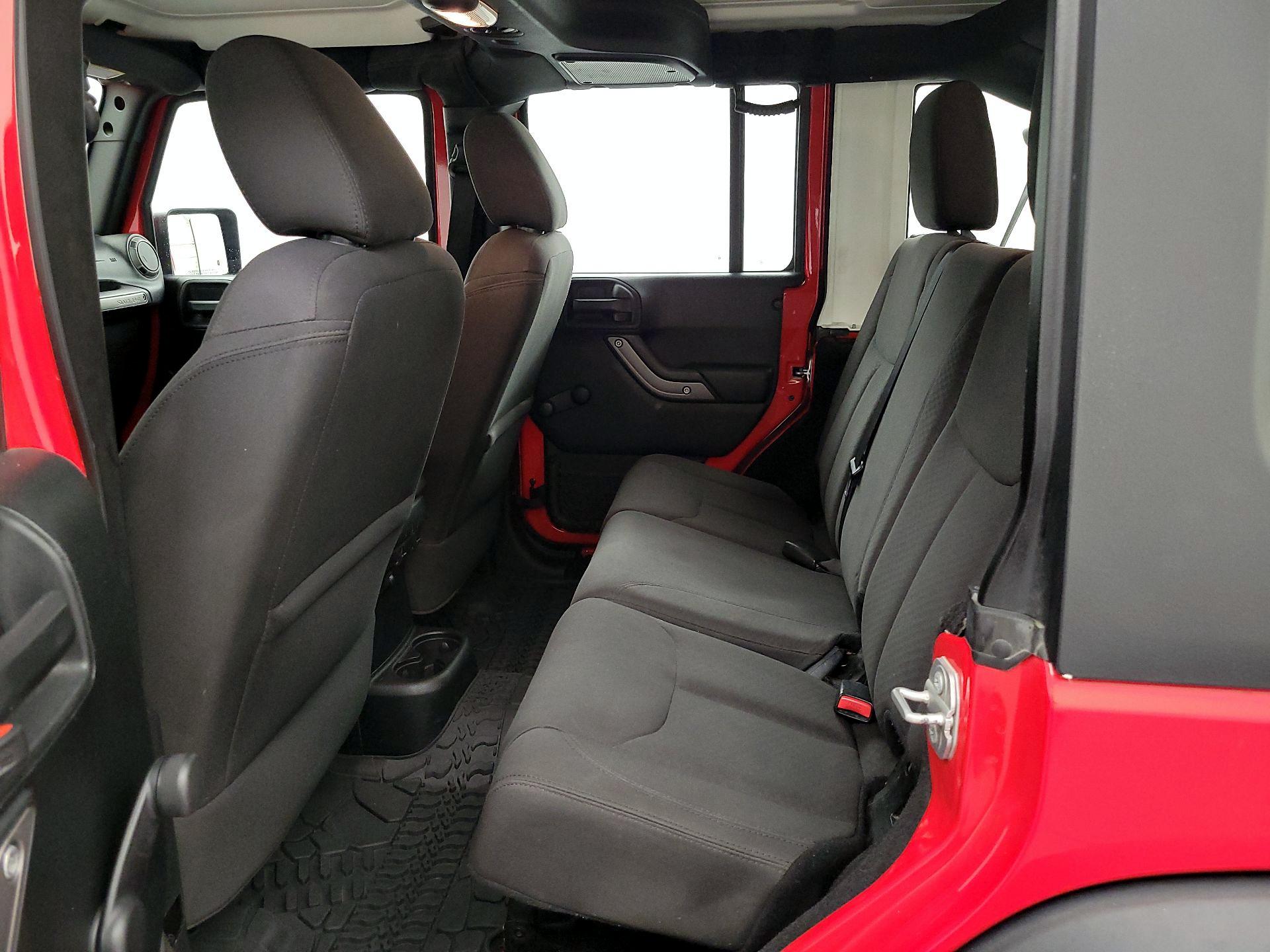 Thumbnail: 2016 Jeep Wrangler - 17