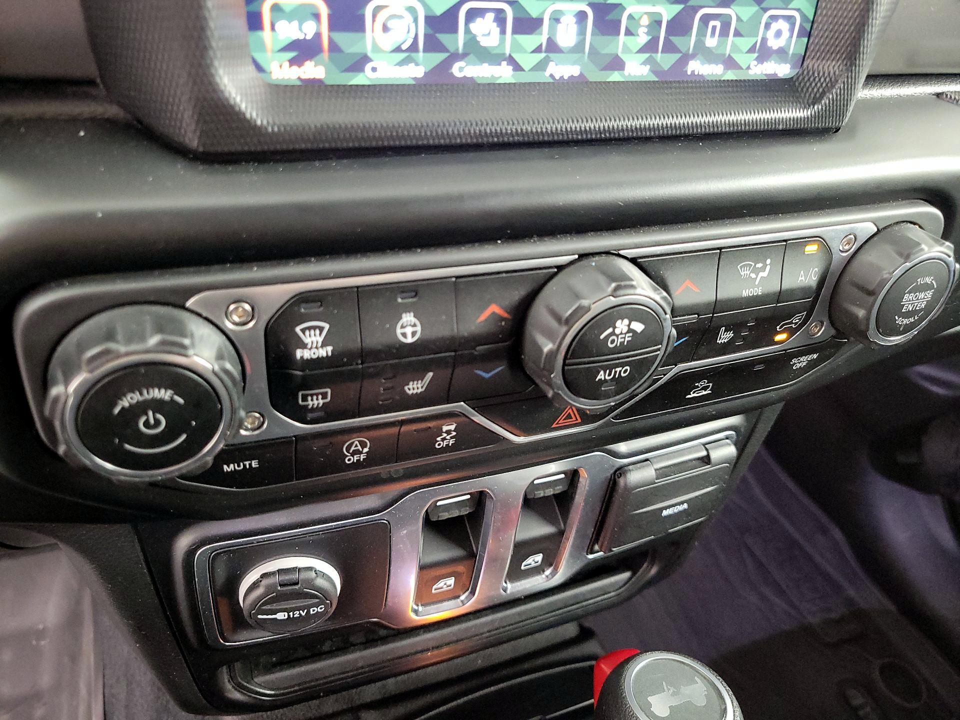 Thumbnail: 2022 Jeep Wrangler - 17
