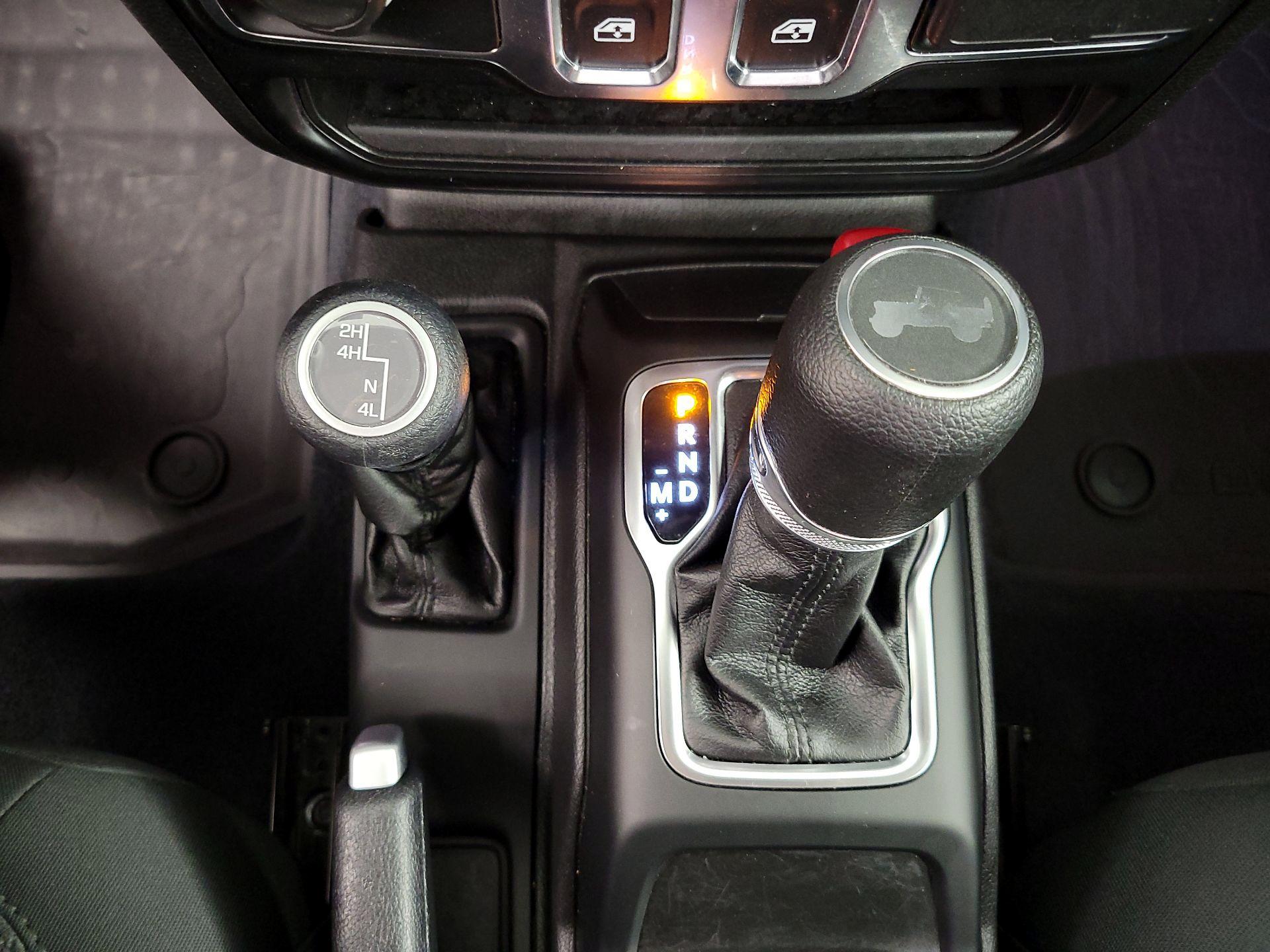 Thumbnail: 2022 Jeep Wrangler - 18