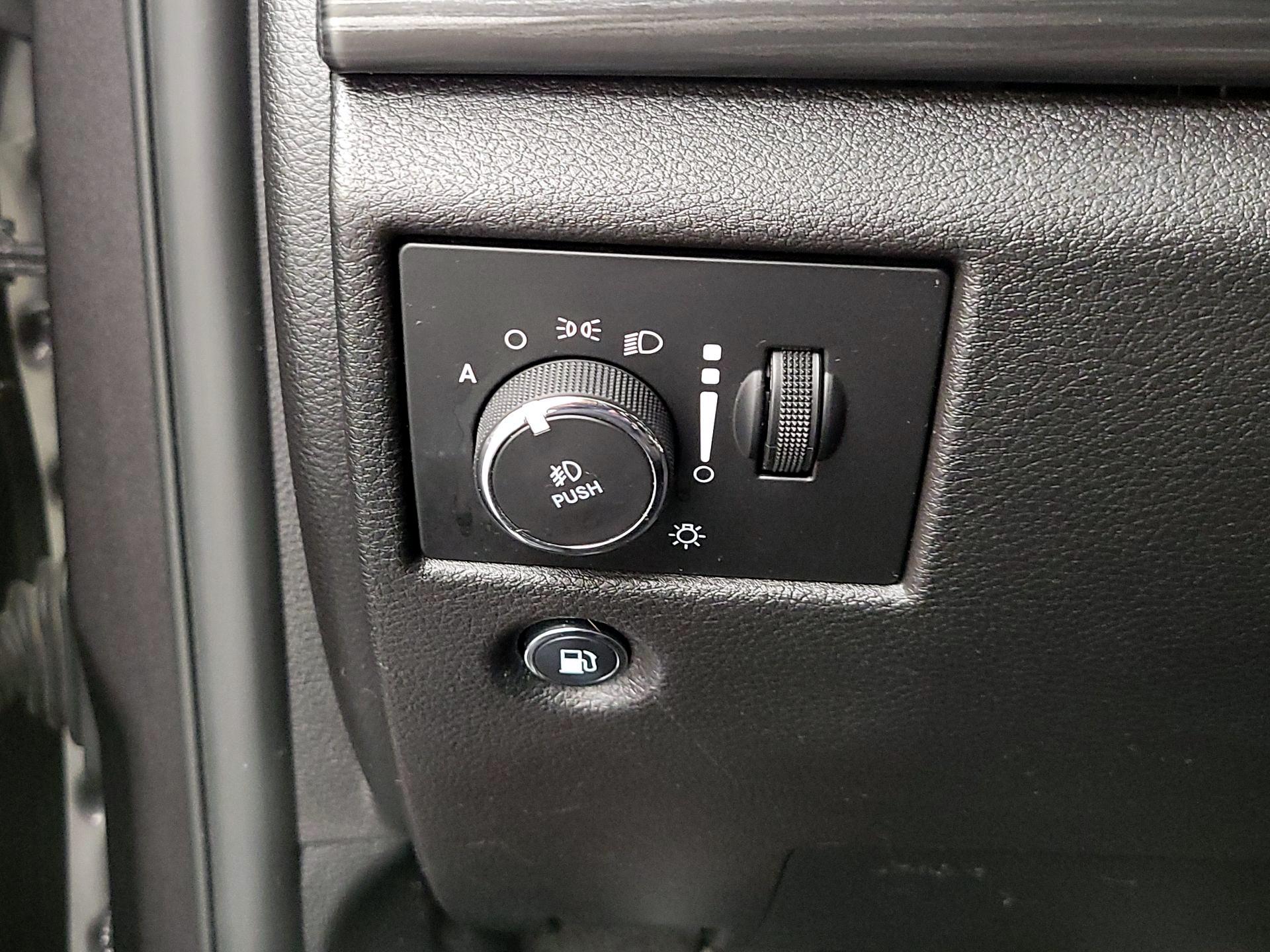 Thumbnail: 2019 Jeep Grand Cherokee - 13