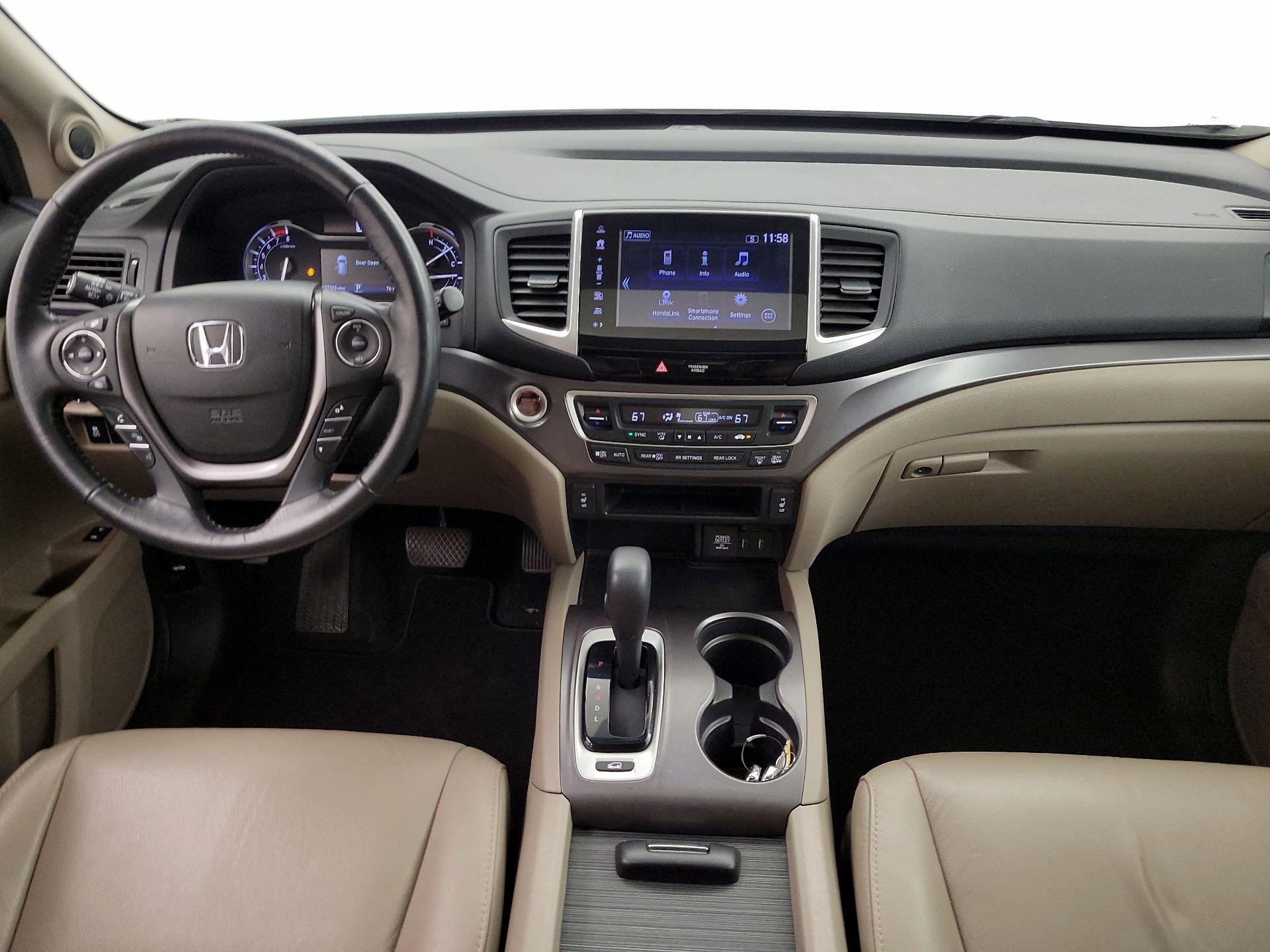 Thumbnail: 2017 Honda Pilot - 9