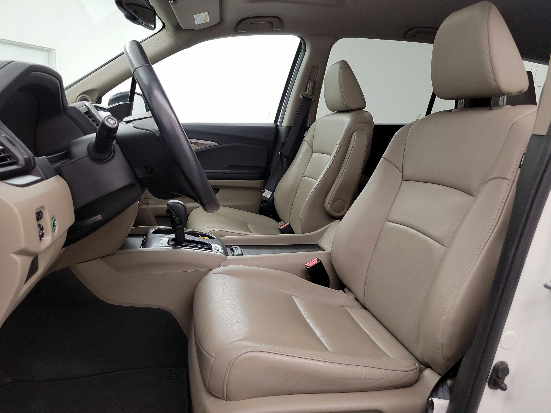 Thumbnail: 2017 Honda Pilot - 11
