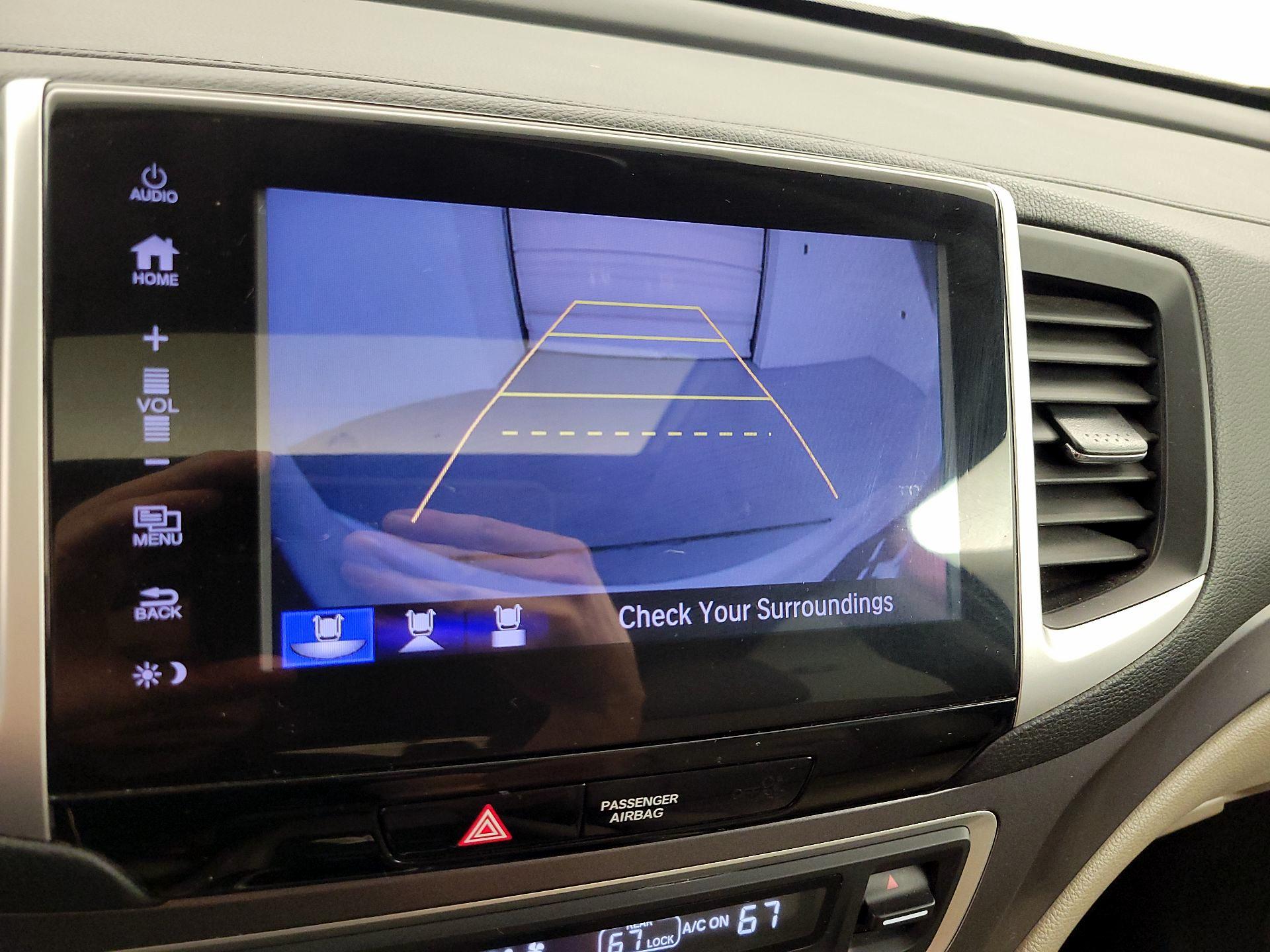 Thumbnail: 2017 Honda Pilot - 14