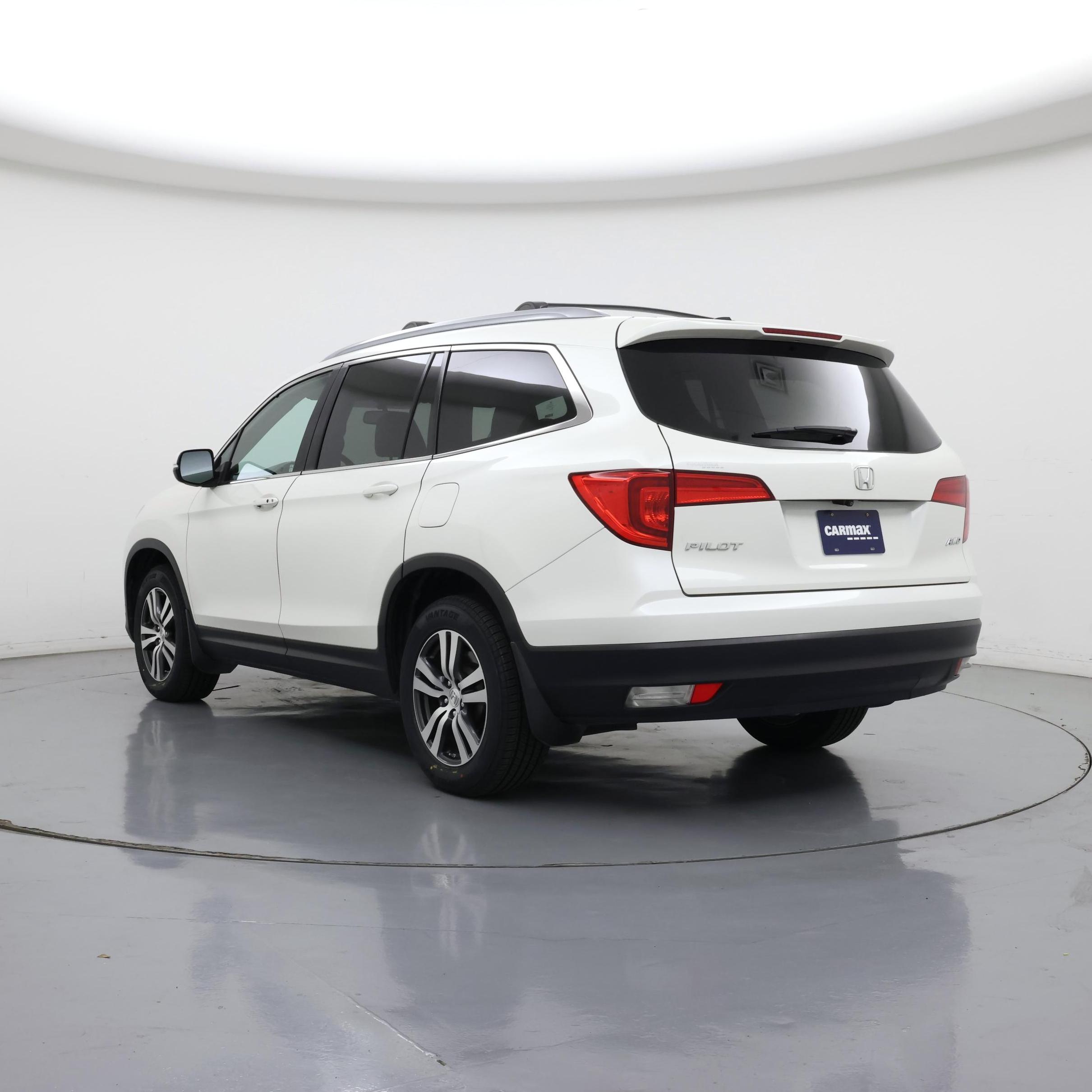 Thumbnail: 2017 Honda Pilot - 2