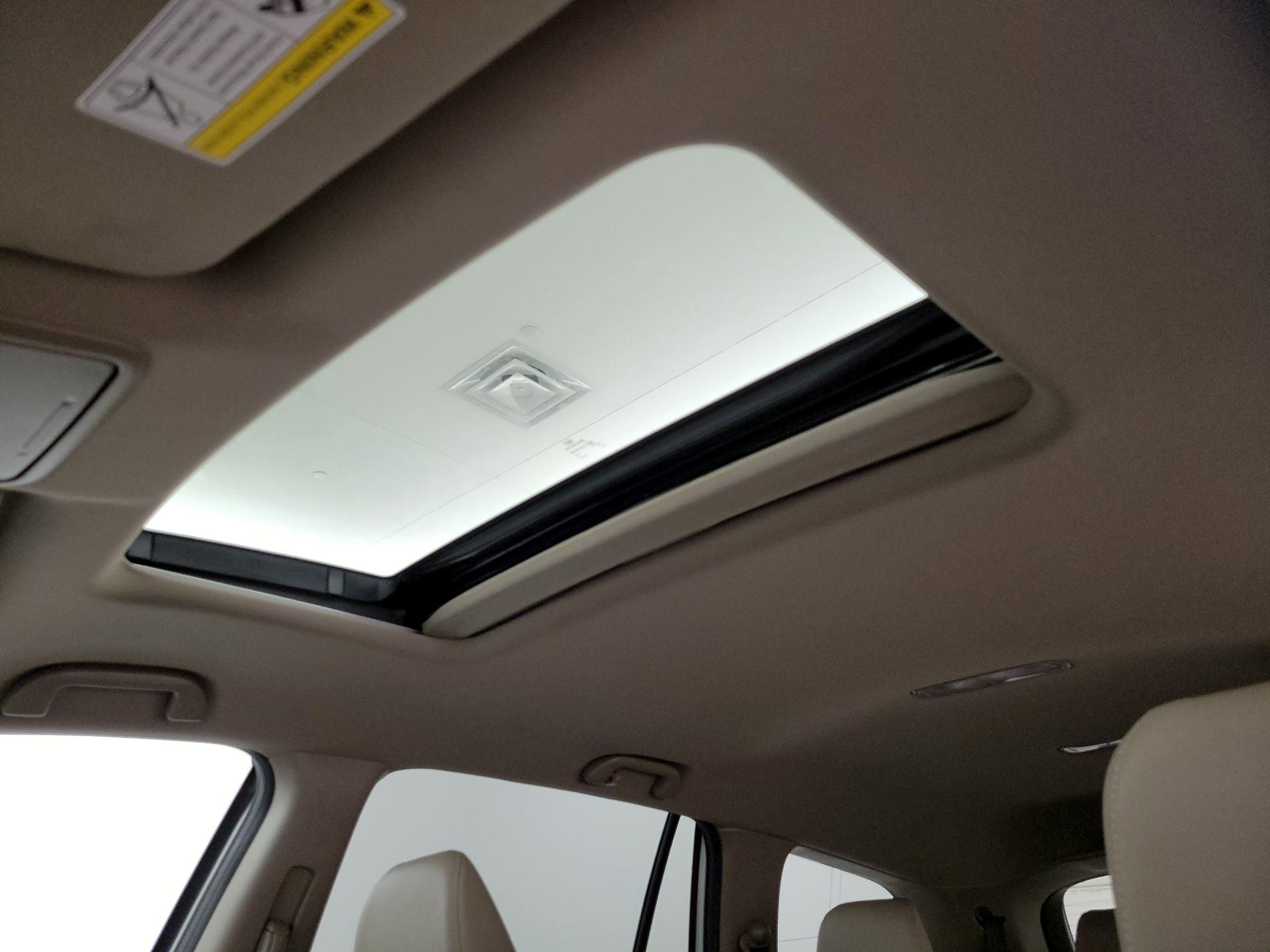 Thumbnail: 2017 Honda Pilot - 19