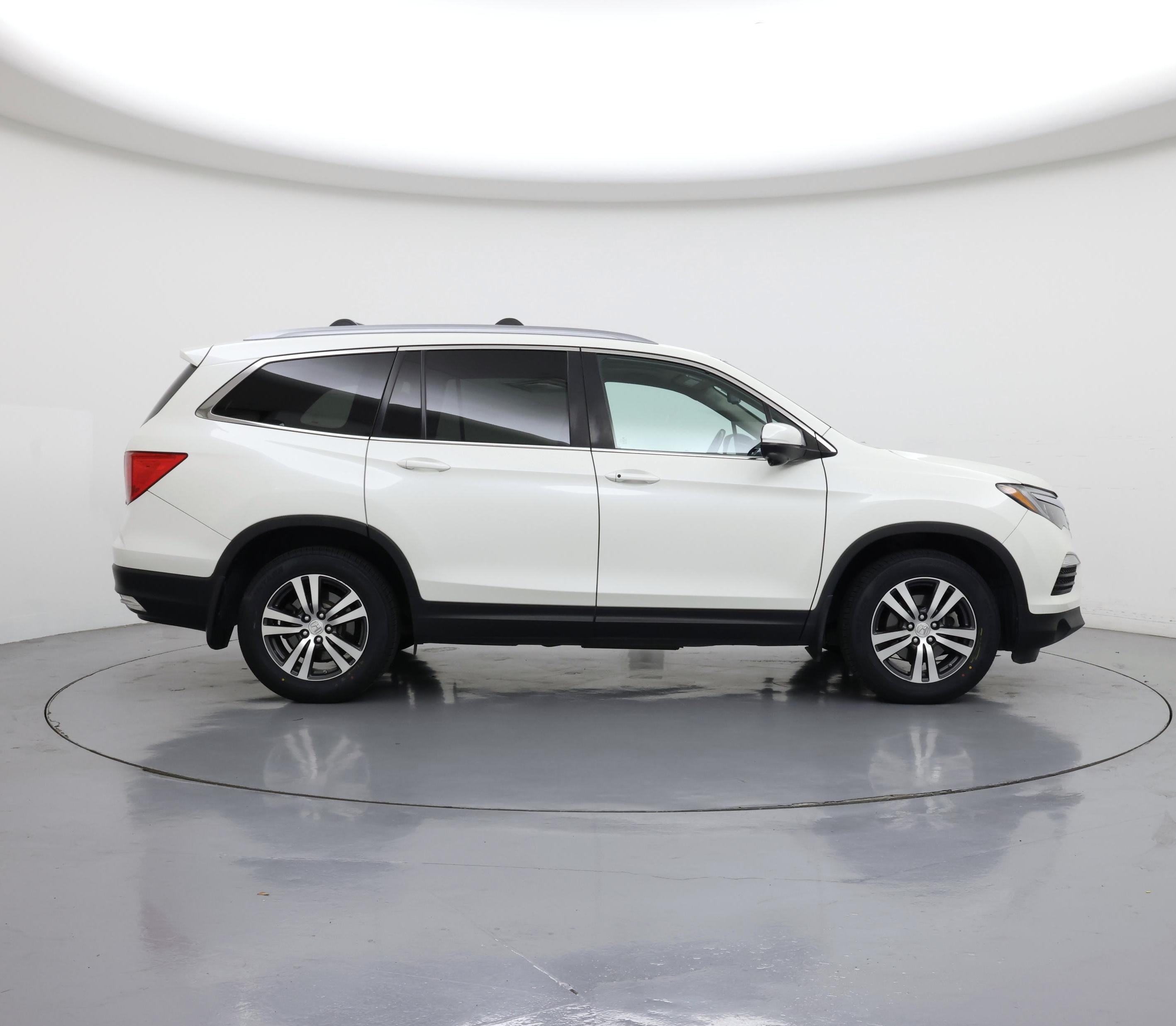 Thumbnail: 2017 Honda Pilot - 7