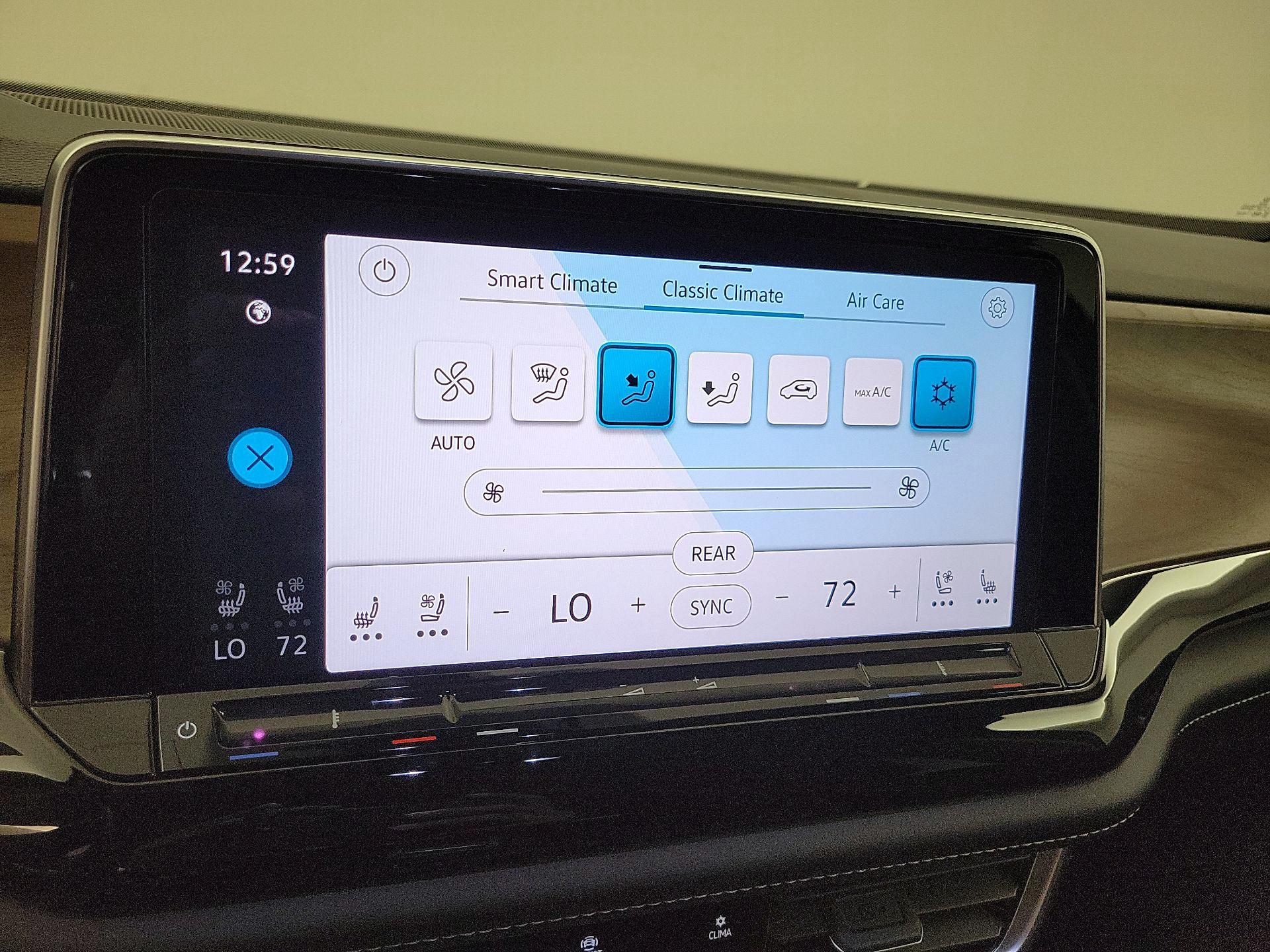 Thumbnail: 2024 Volkswagen Atlas - 16