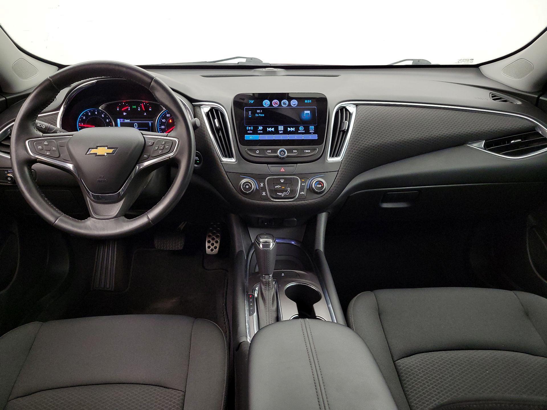 Thumbnail: 2017 Chevrolet Malibu - 9