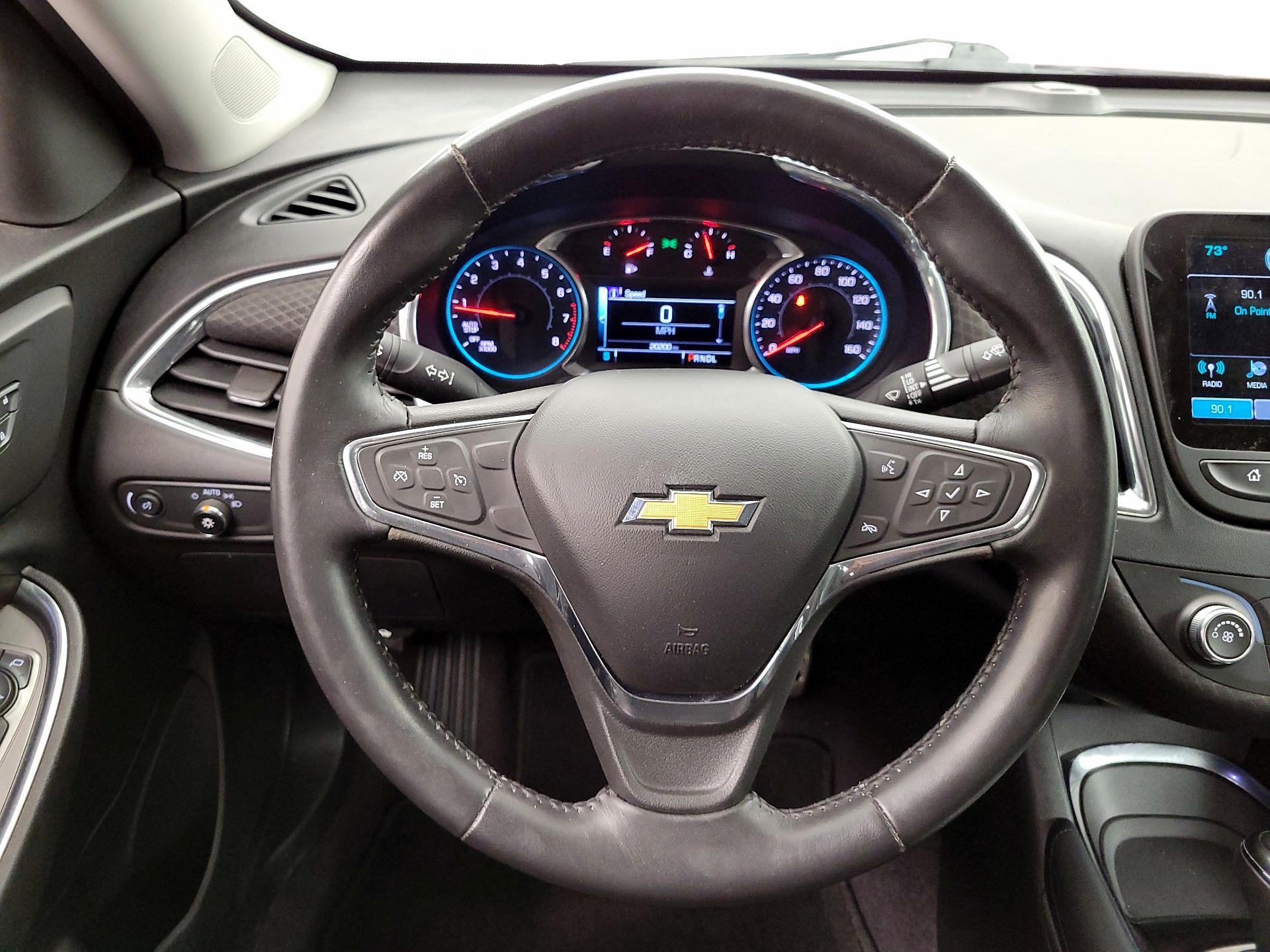 Thumbnail: 2017 Chevrolet Malibu - 10