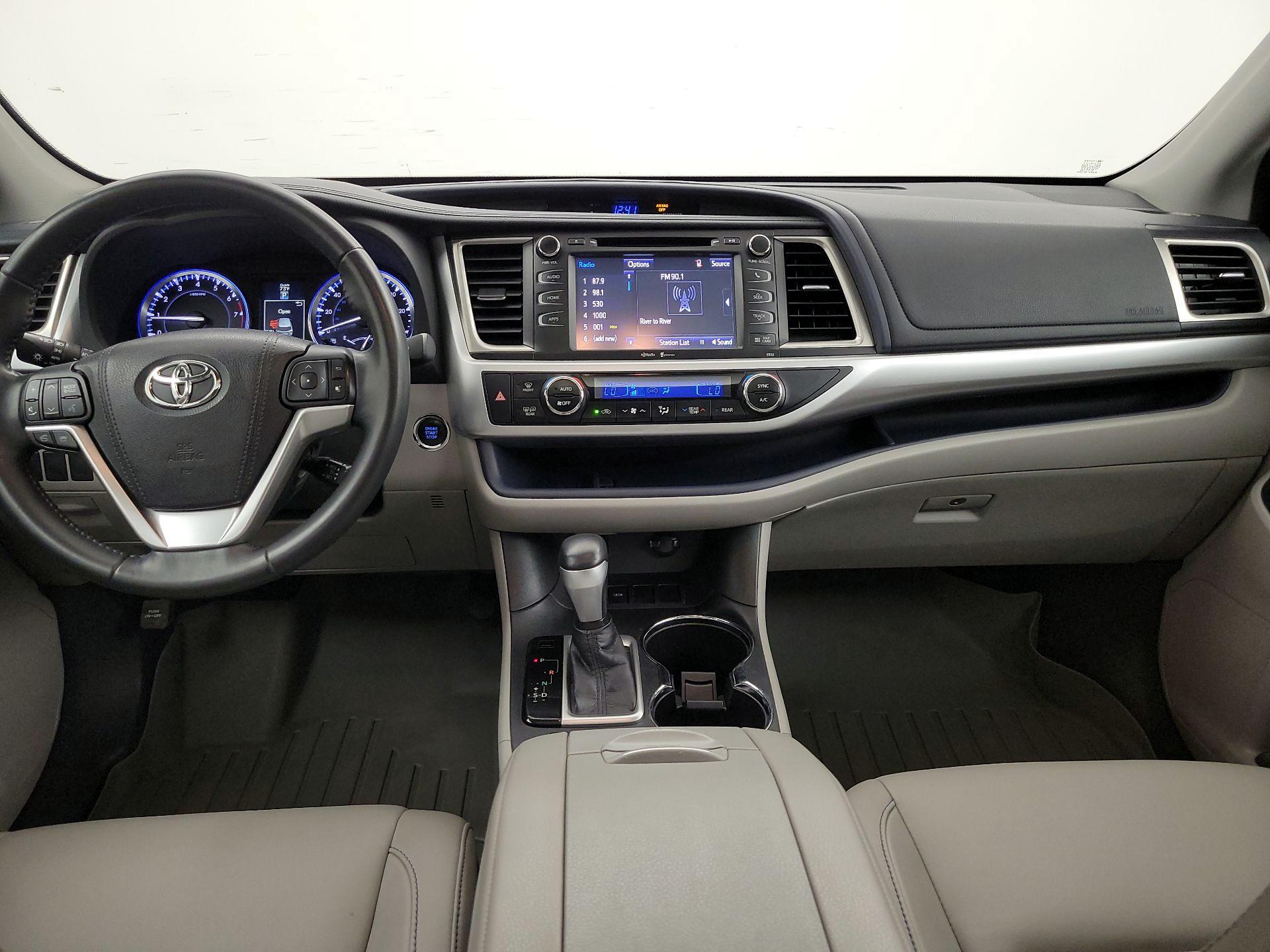Thumbnail: 2015 Toyota Highlander - 9
