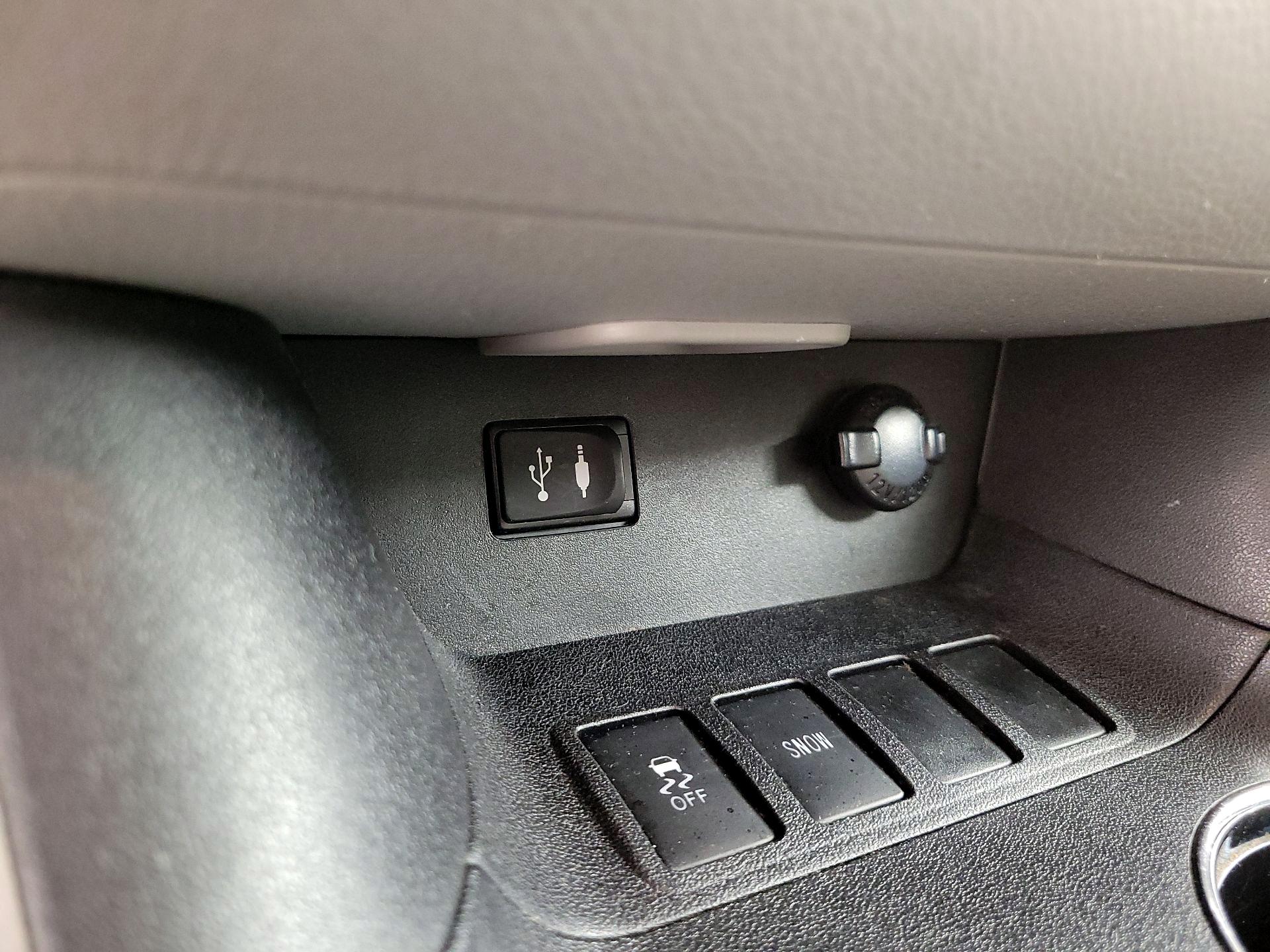 Thumbnail: 2015 Toyota Highlander - 18