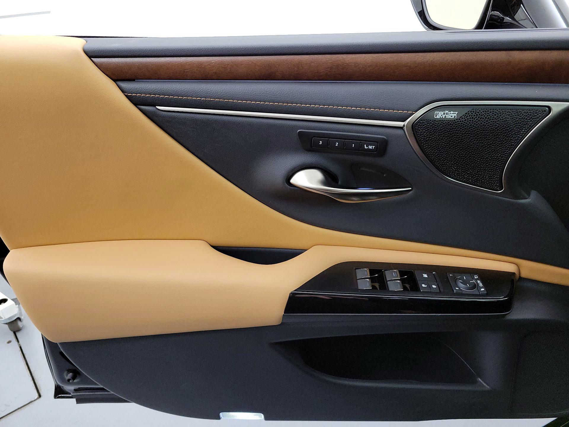 Thumbnail: 2025 Lexus ES - 12