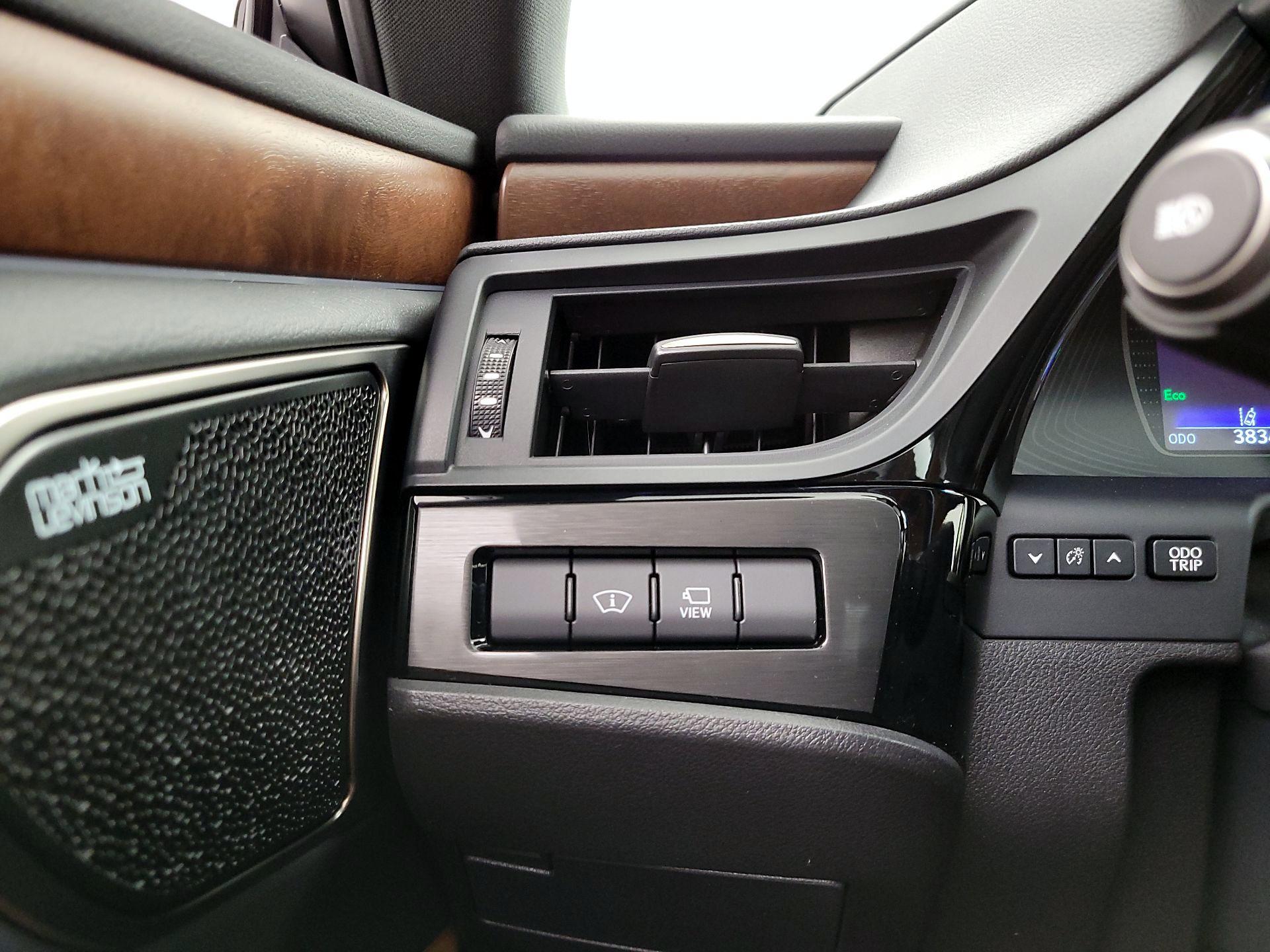 Thumbnail: 2025 Lexus ES - 13